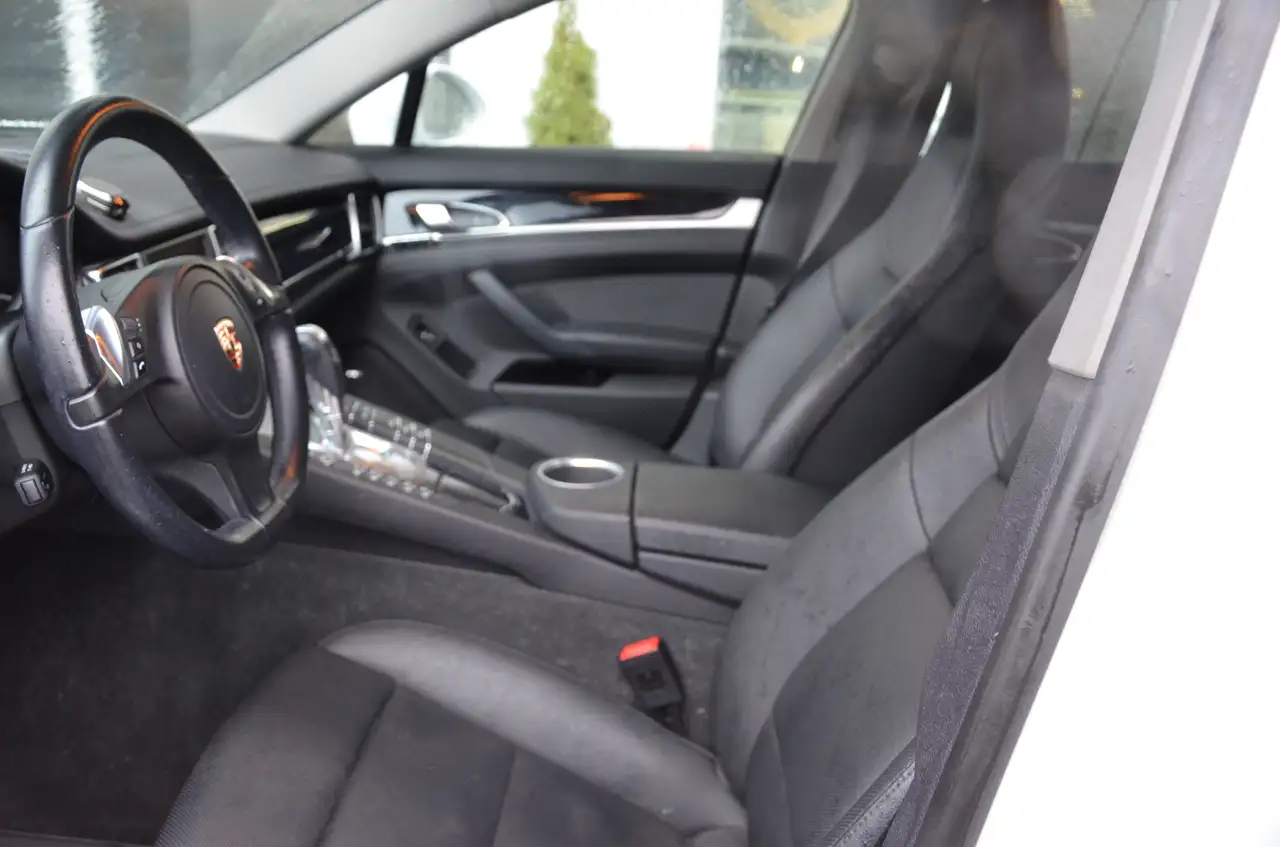 Porsche Panamera снимка Porsche Panamera