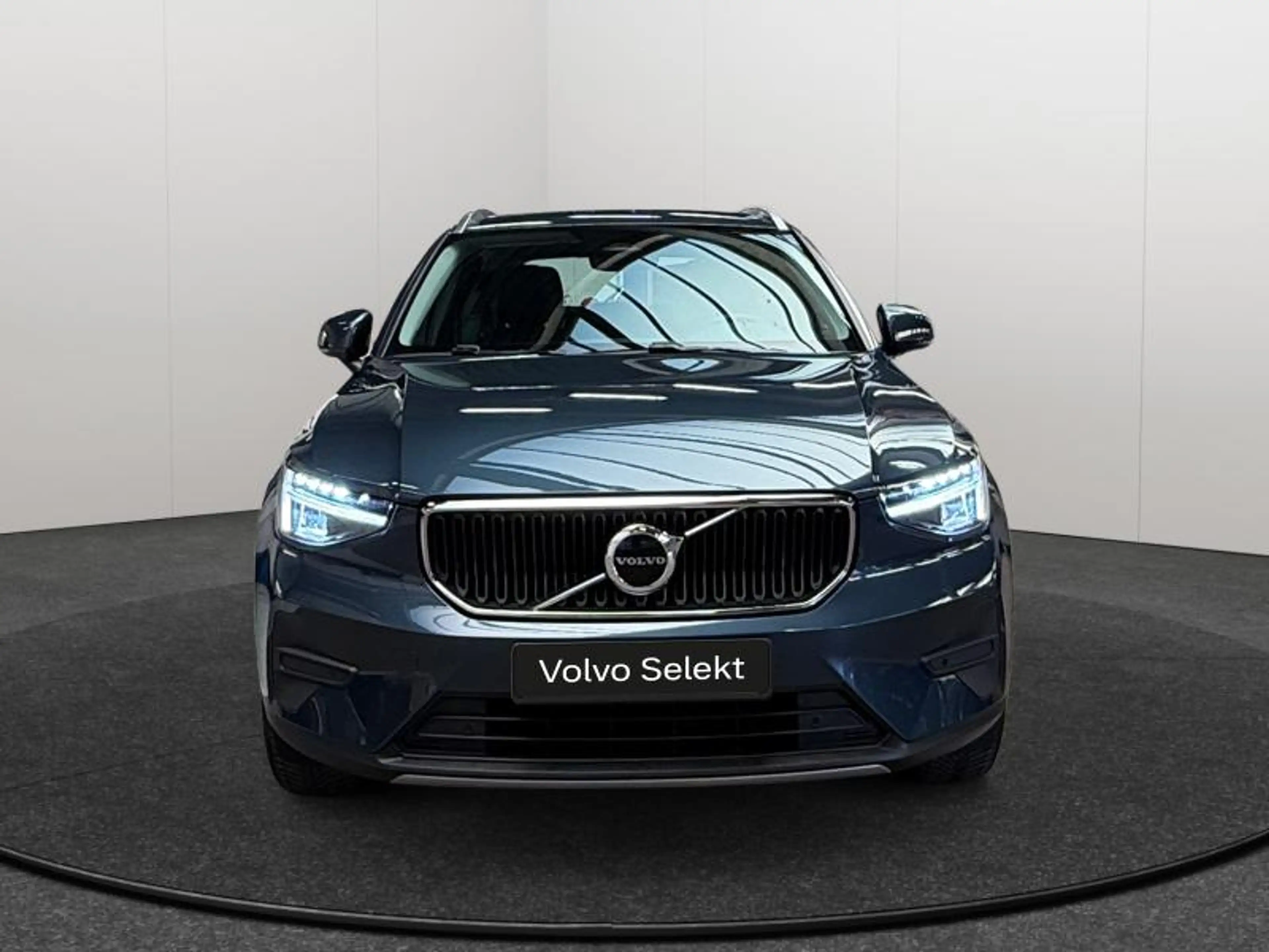 Volvo XC40 B3 Core 2026 / Essence — photo 8