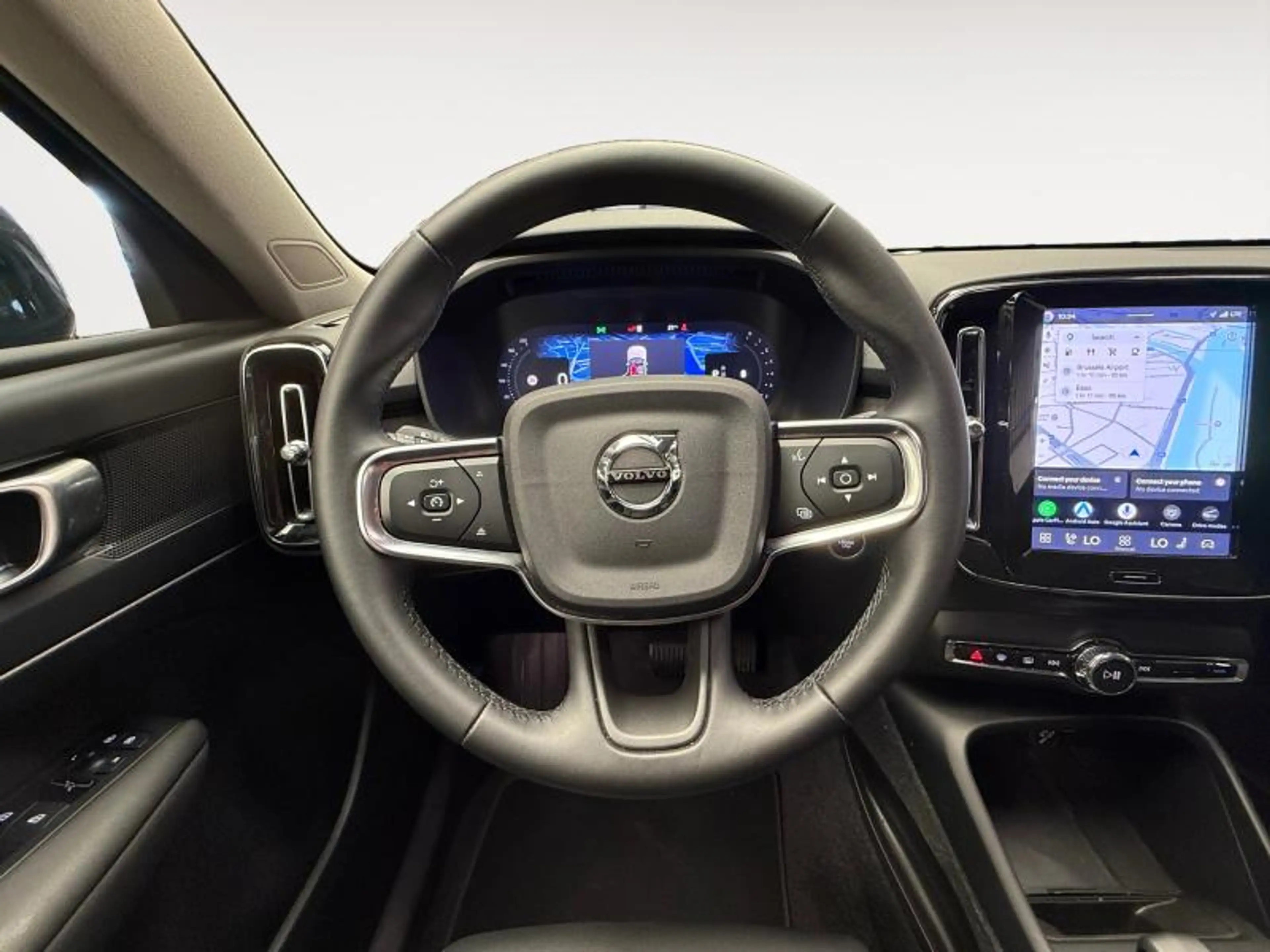 Volvo XC40 B3 Core 2026 / Essence — photo 12
