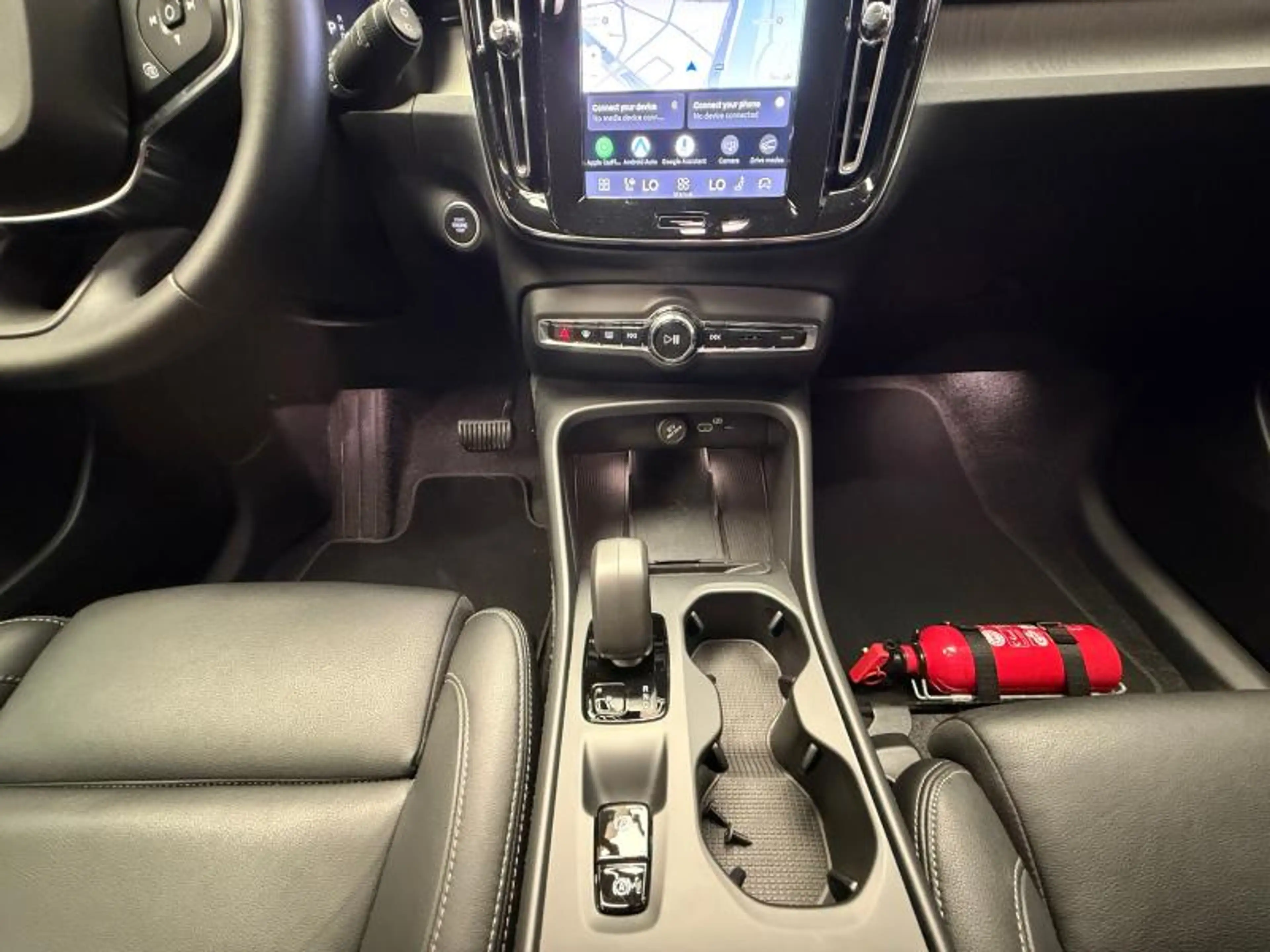 Volvo XC40 B3 Core 2026 / Essence — photo 11