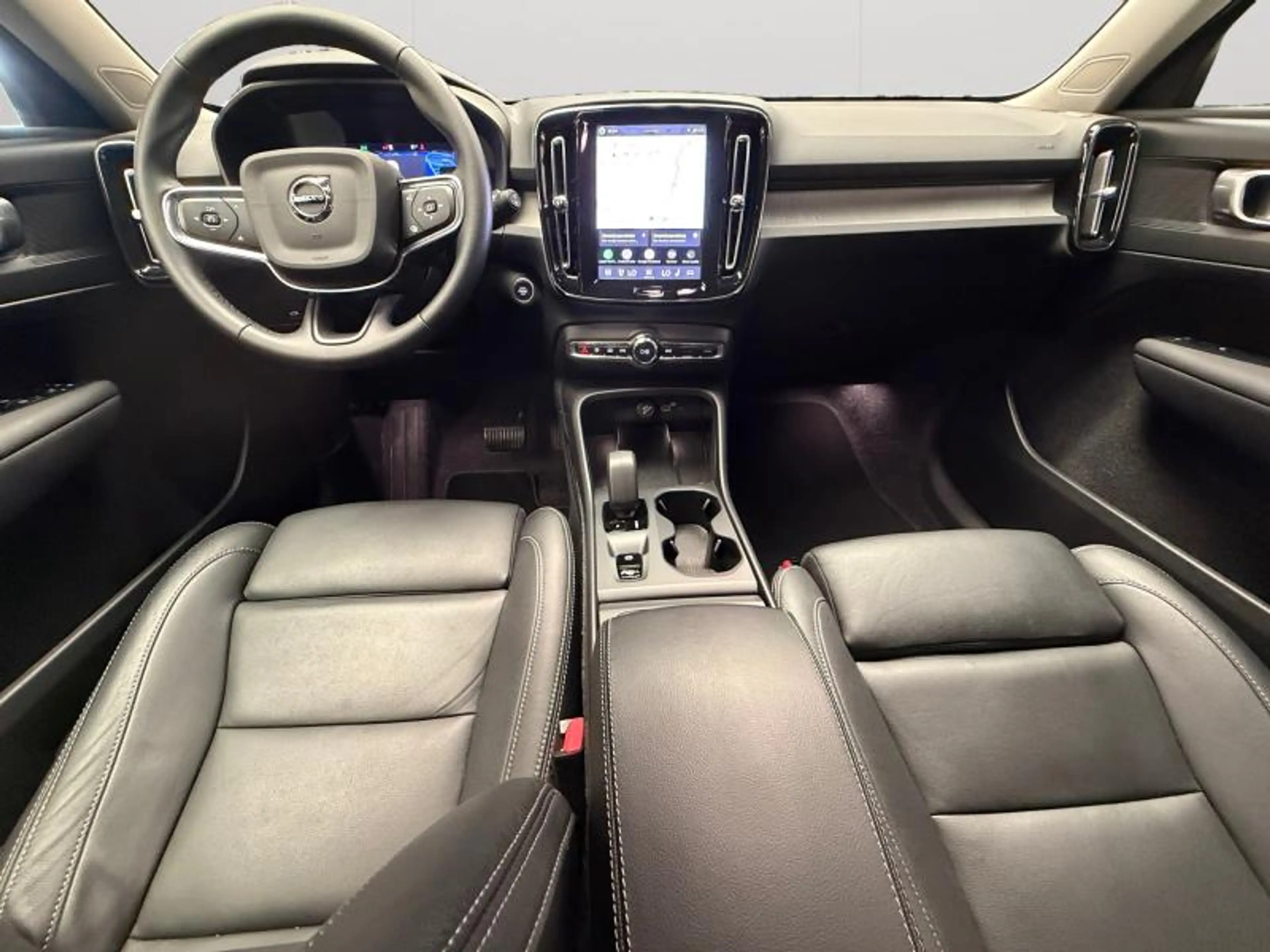 Volvo XC40 B3 Core 2026 / Essence — photo 10