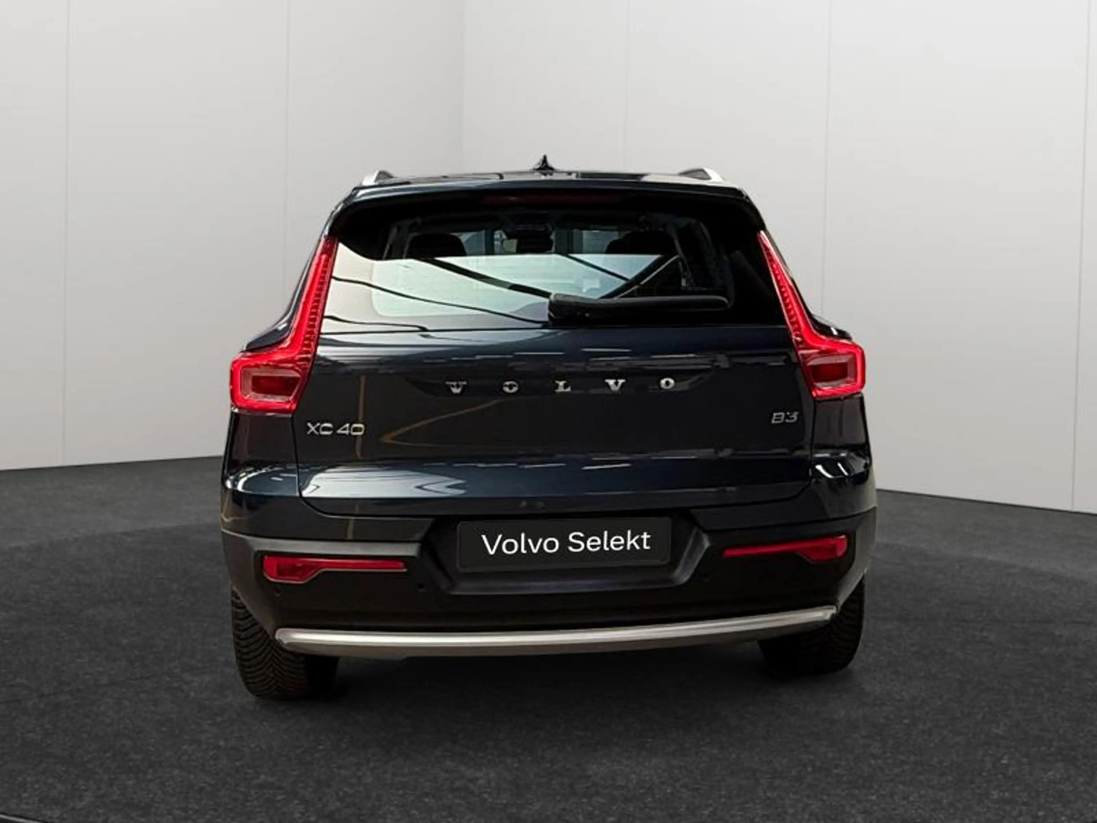 Volvo XC40 B3 Core 2026 / Essence — photo 4