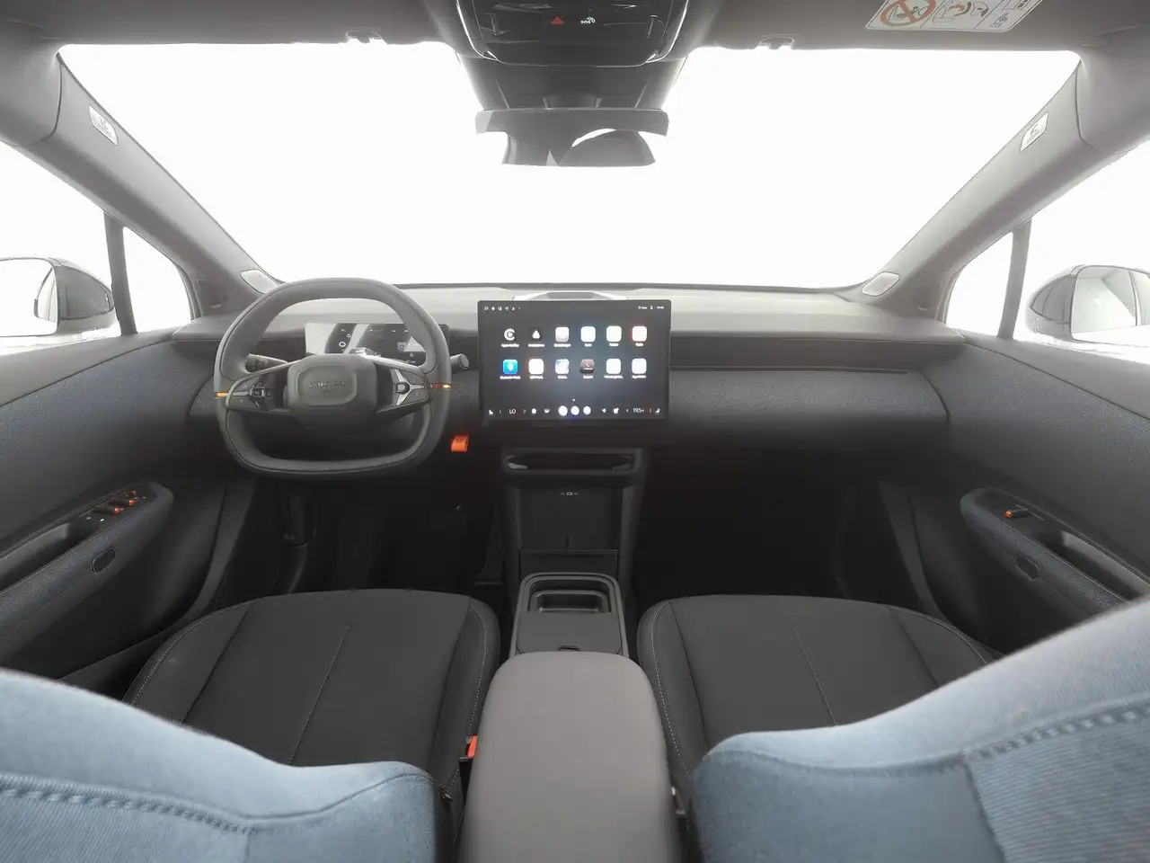 Lynk & Co 02