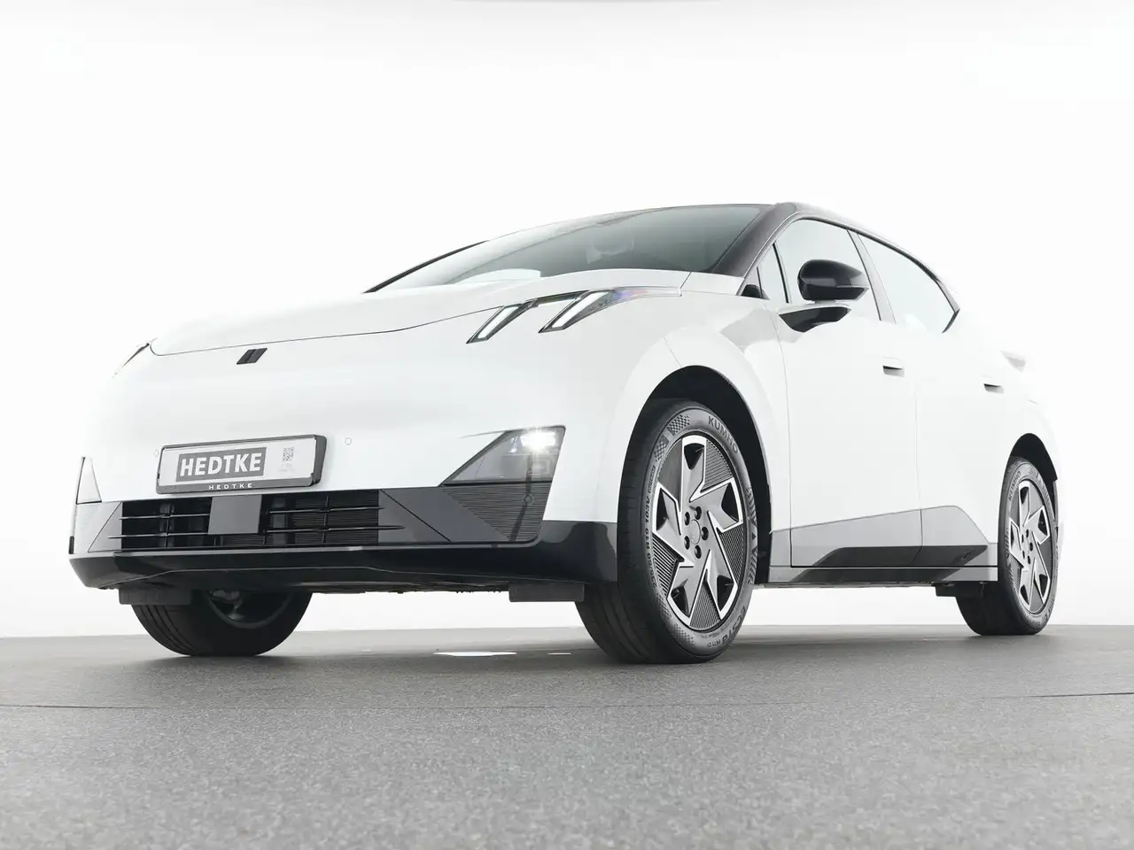 Lynk & Co 02