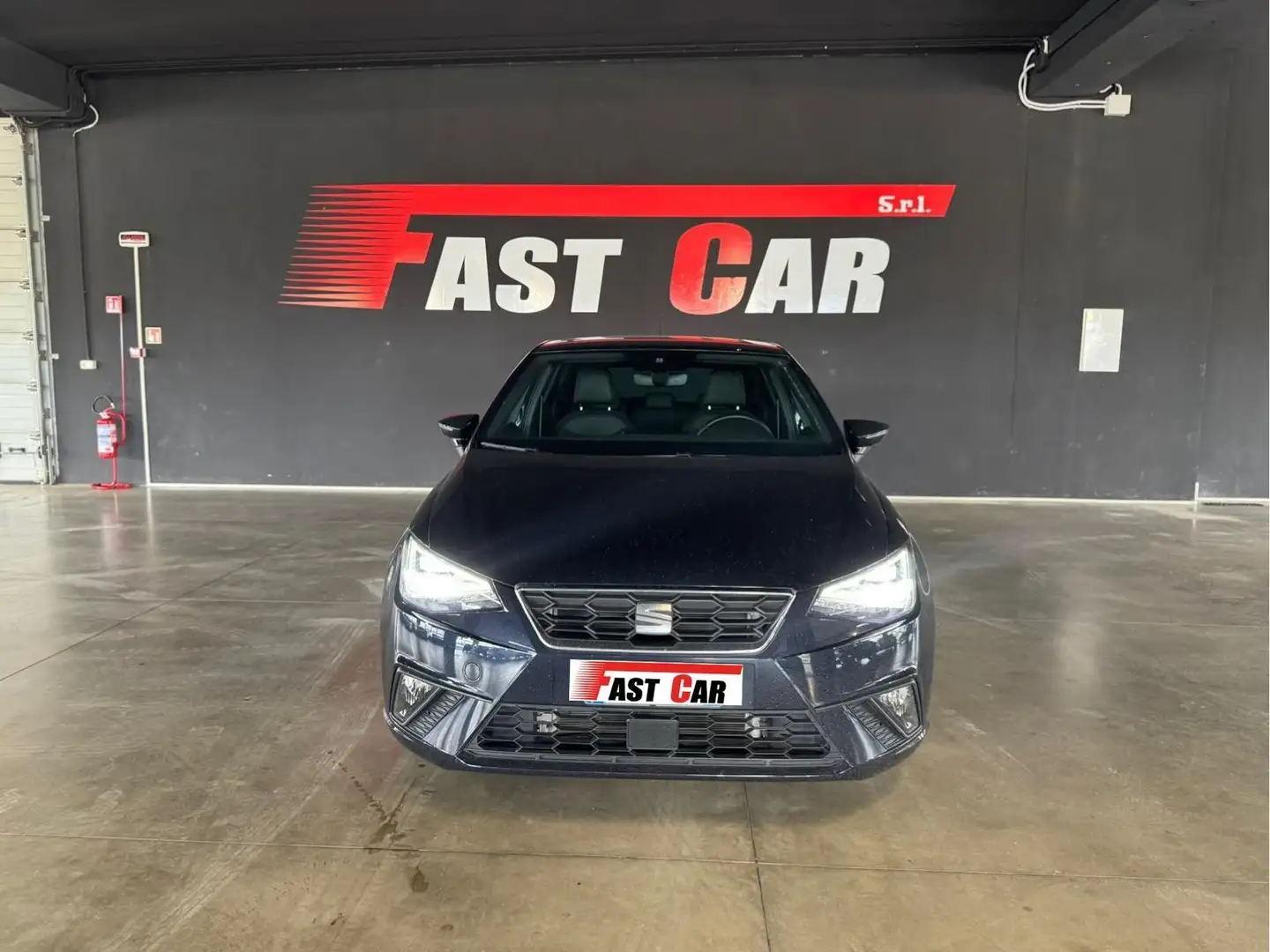SEAT Ibiza 1.0 TGI 5 porte FR Blu/Azzurro - 2