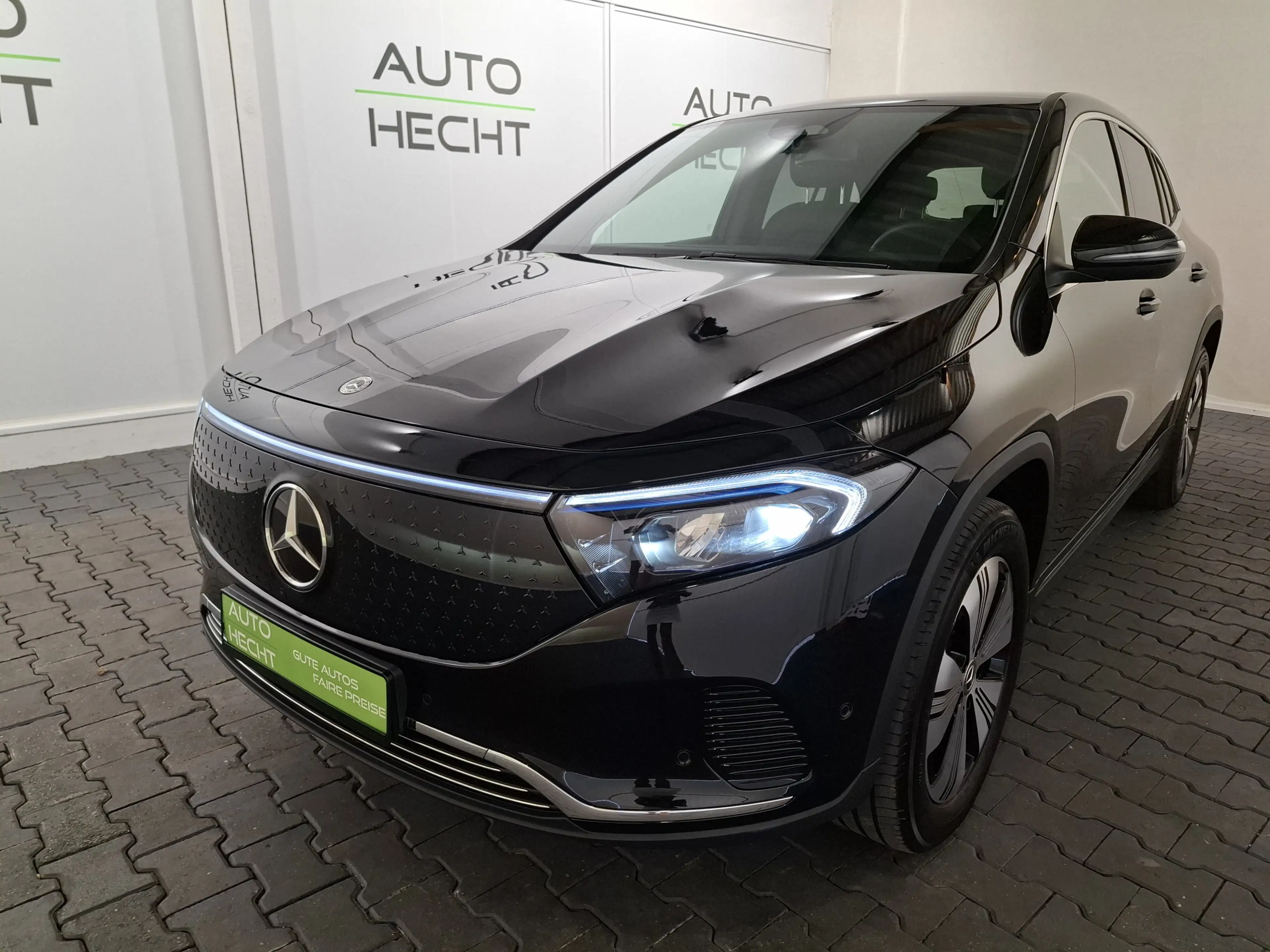Mercedes-Benz EQA 250+ Advanced, AHK, Media Display