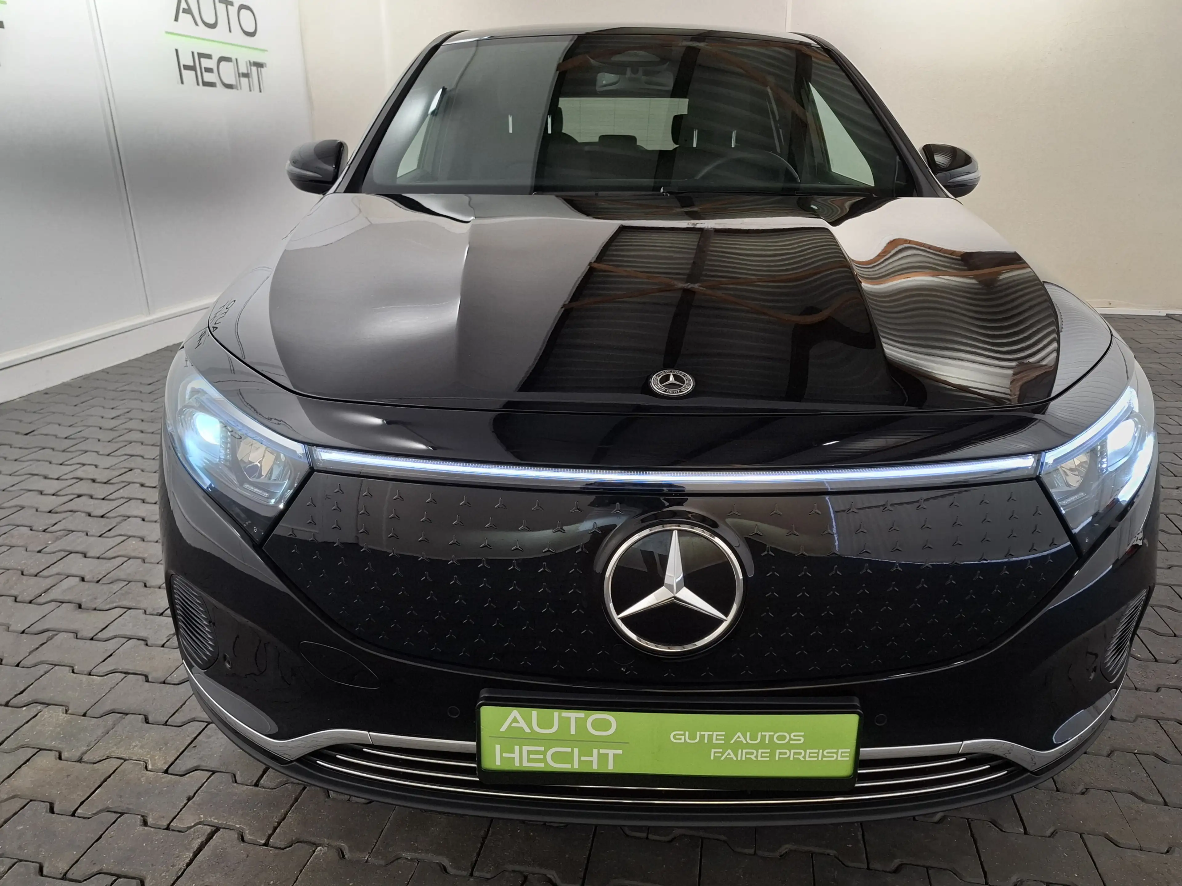 Mercedes-Benz EQA 250+ Advanced, AHK, Media Display — photo 3