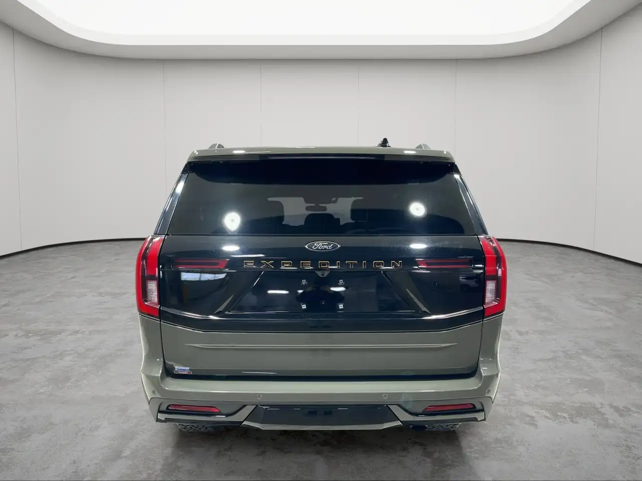 Ford Expedition снимка Ford Expedition