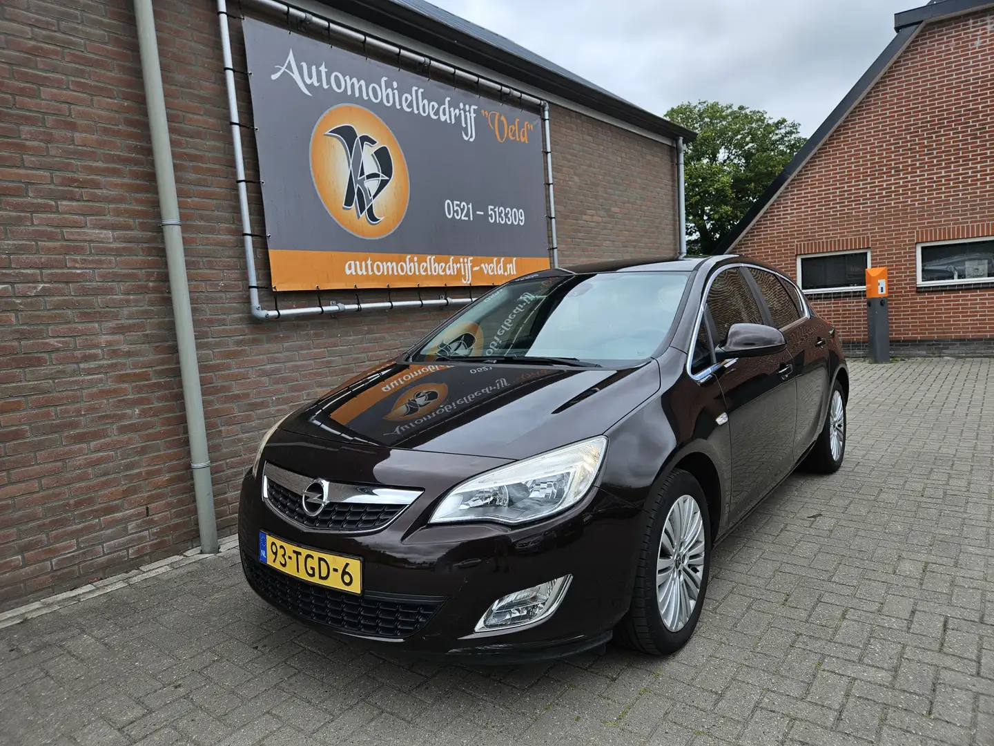 Opel Astra 1.4 Turbo Cosmo (zijschade) Коричневый - 1