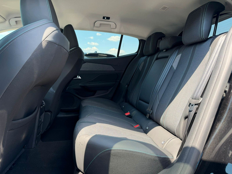 Peugeot 408 Allure Hybrid 145PS e-DSC6 *360° KAMERA* — photo 7