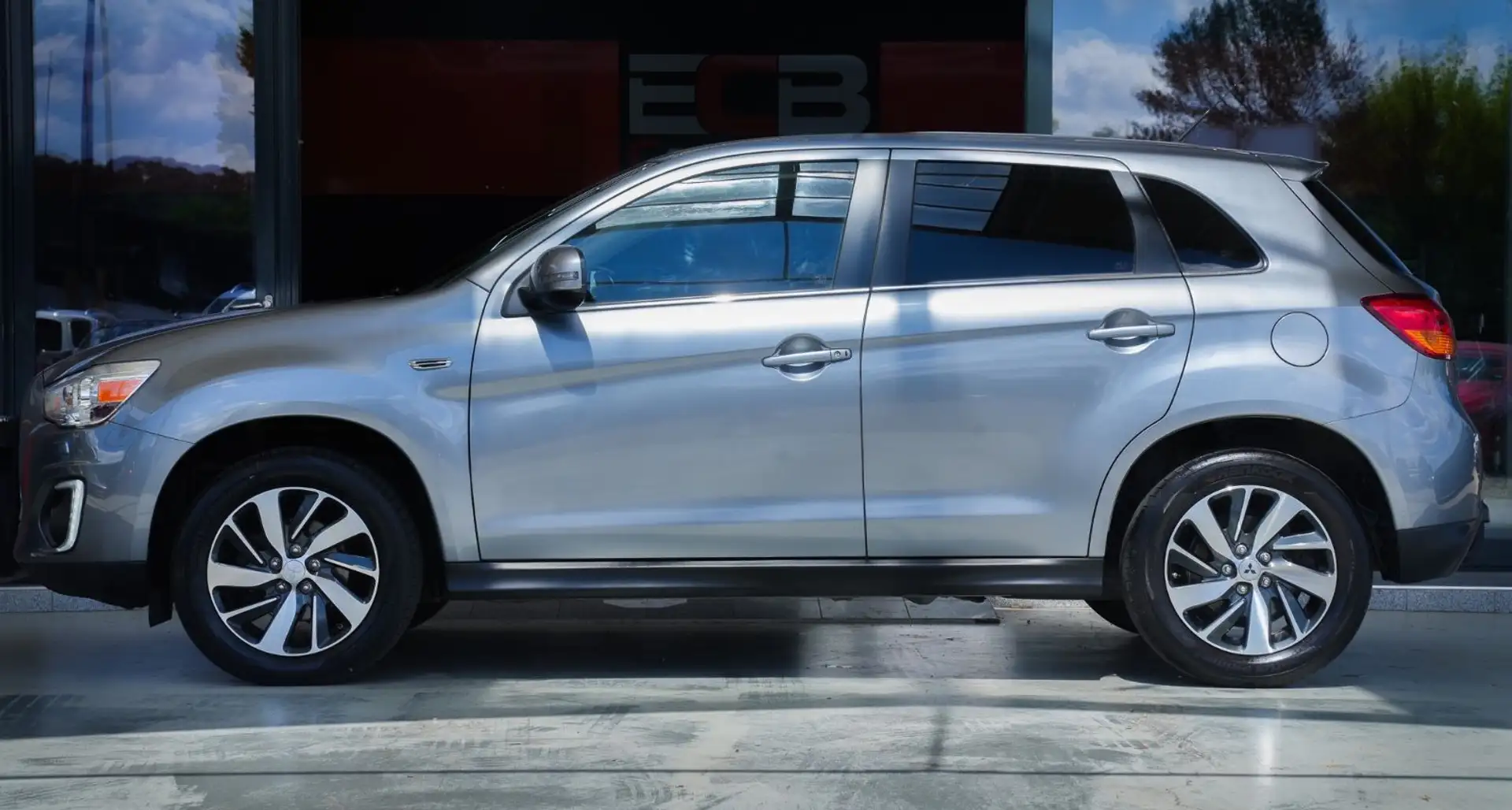 Mitsubishi ASX Edition 4WD *1.Hand/AHK/Klimaaut./SHZ* Grau - 2