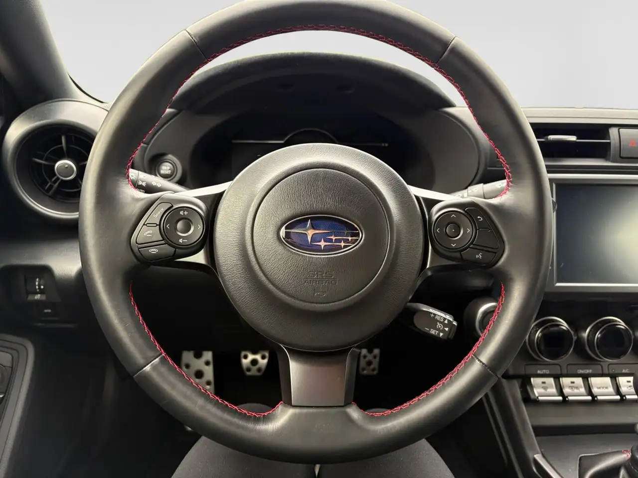 Subaru BRZ снимка Subaru BRZ