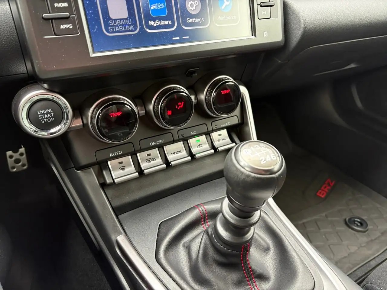 Subaru BRZ снимка Subaru BRZ
