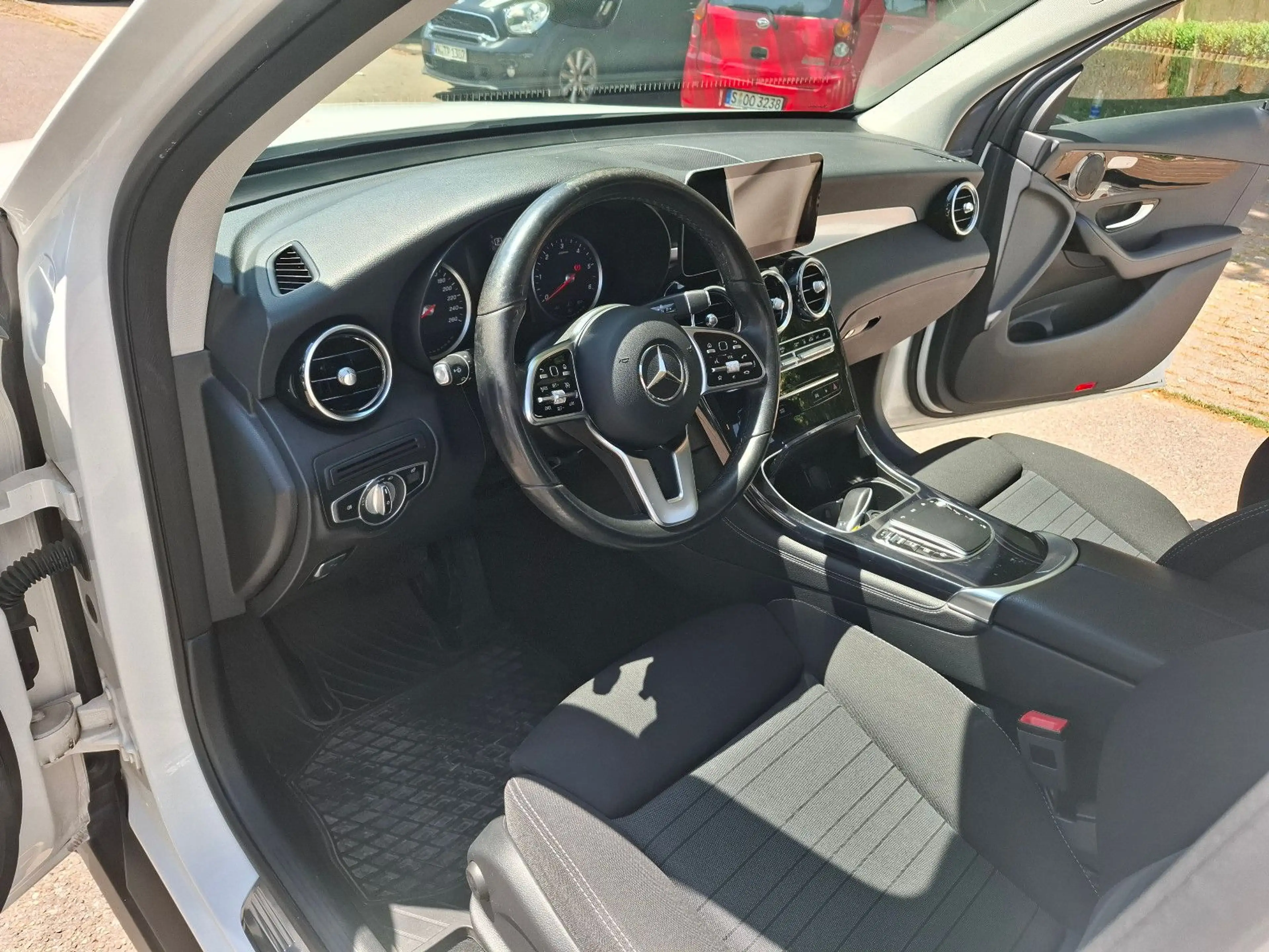 Mercedes-Benz GLC 220 d 4Matic*Kamera*Garagenwagen*Face-Lift* — photo 13