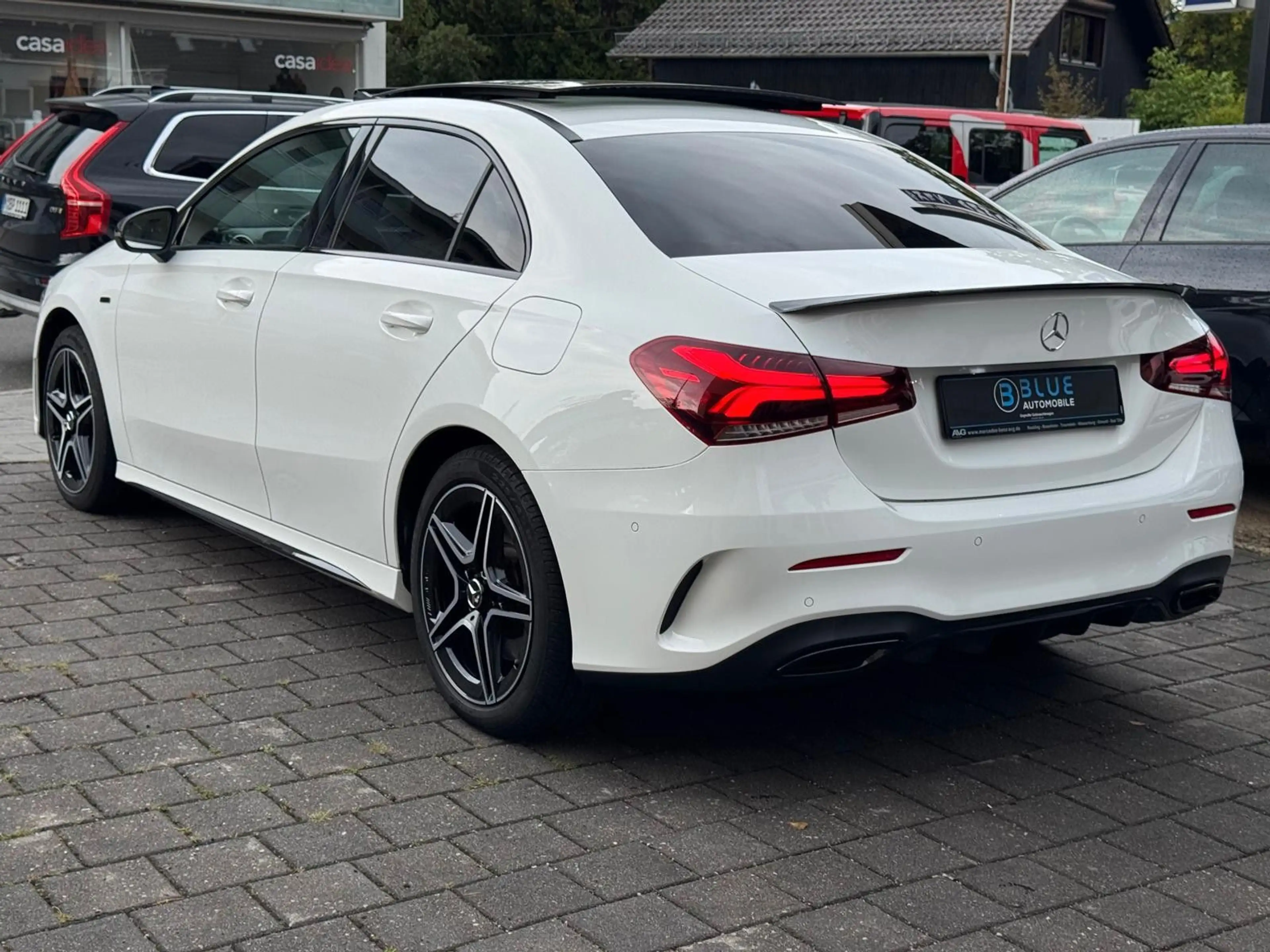 Mercedes-Benz A 250 e Lim. Edition AMG Line*MBUX*PANO*ACC*NAVI* — photo 4