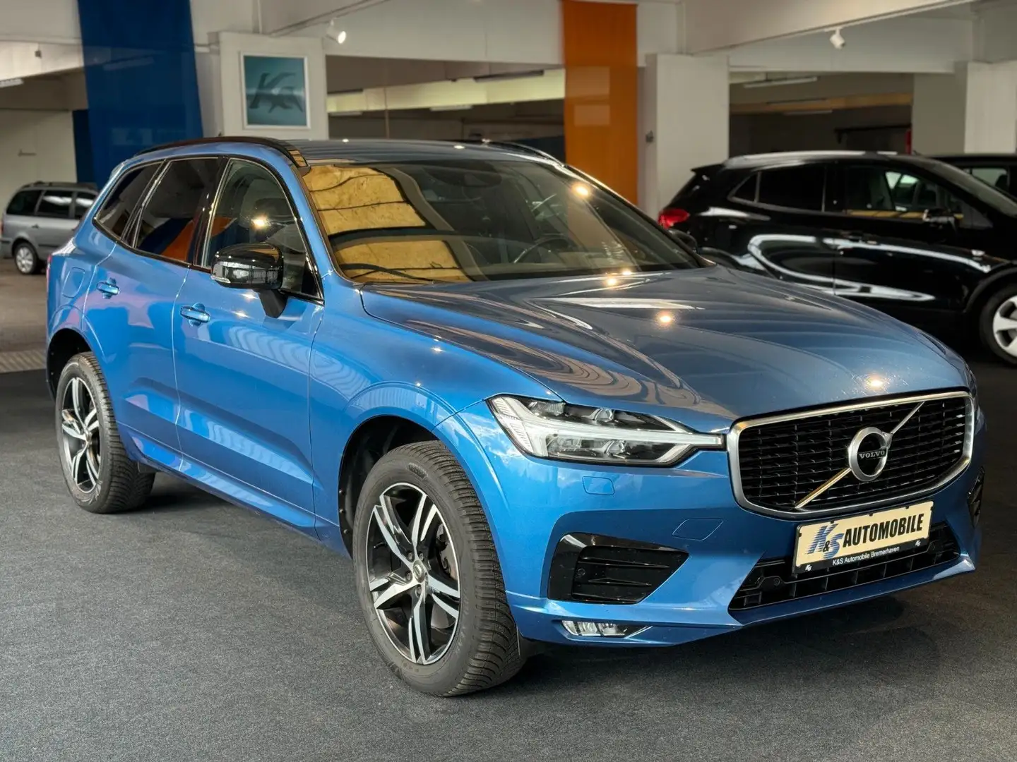 Volvo XC60 R Design AWD*AHK+*LEDER*LED*KAMERA* Blau - 1