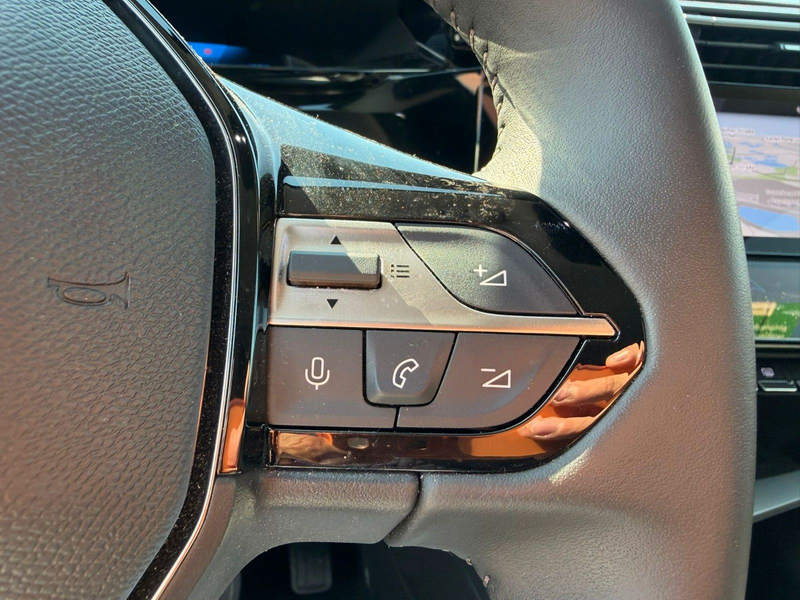 Peugeot 408 Allure Hybrid 145PS e-DSC6 *360° KAMERA* — photo 13