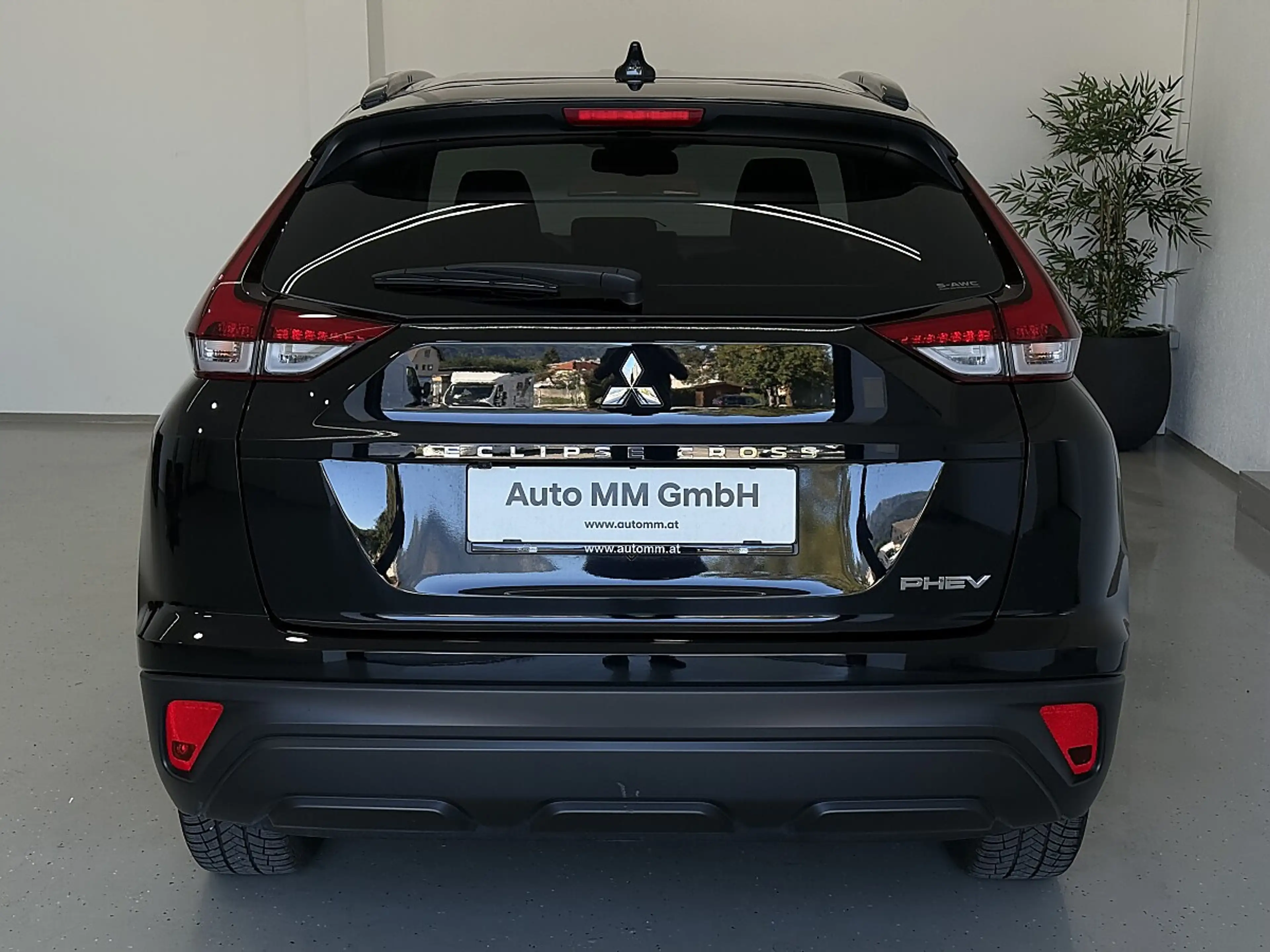 Mitsubishi Eclipse Cross 2,4 PHEV 4WD Intense CVT Aut. — photo 10