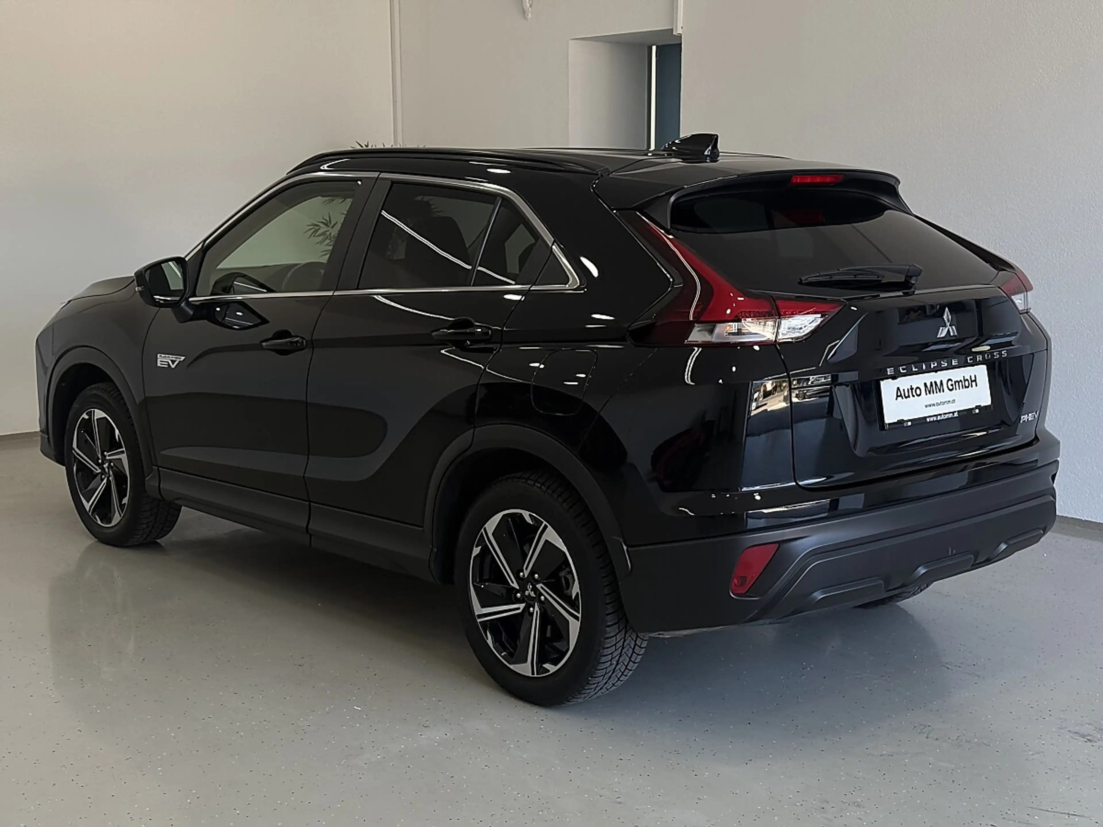Mitsubishi Eclipse Cross 2,4 PHEV 4WD Intense CVT Aut. — photo 11