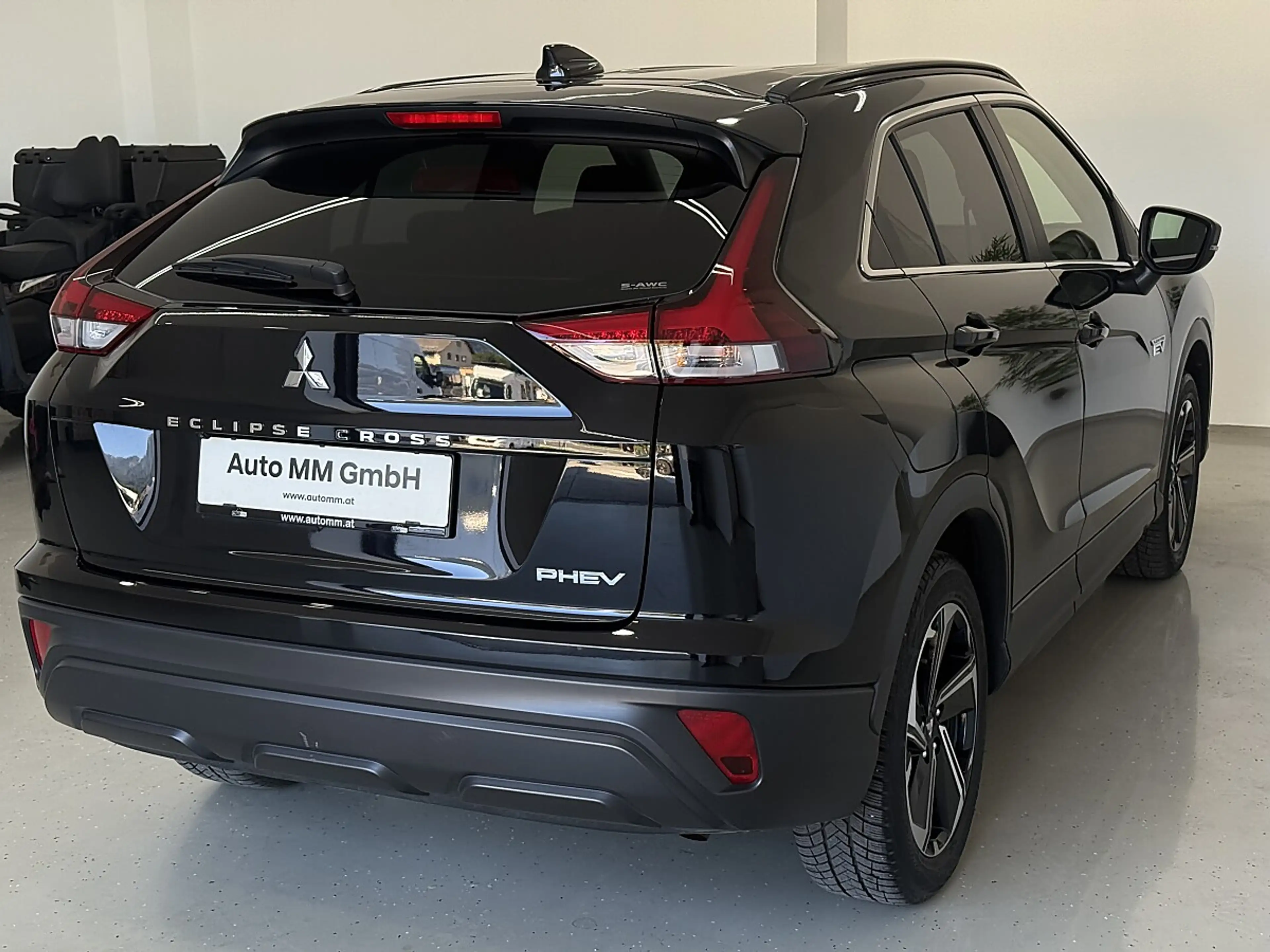 Mitsubishi Eclipse Cross 2,4 PHEV 4WD Intense CVT Aut. — photo 8