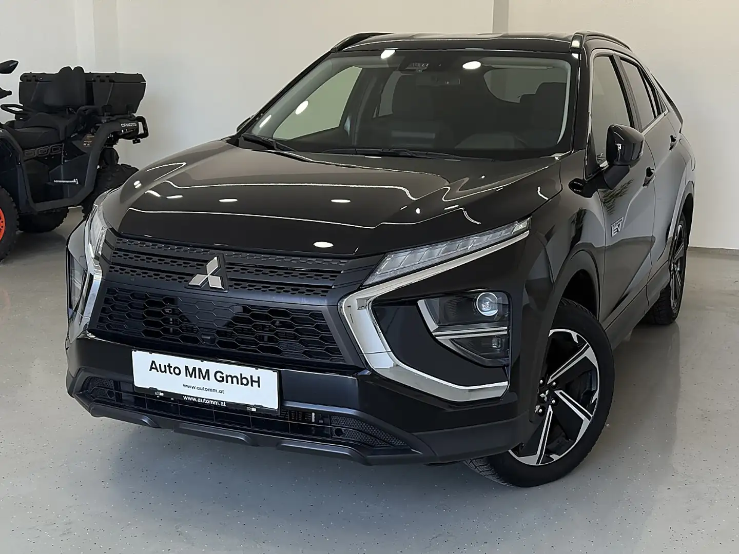 Mitsubishi Eclipse Cross 2,4 PHEV 4WD Intense CVT Aut. Schwarz - 1