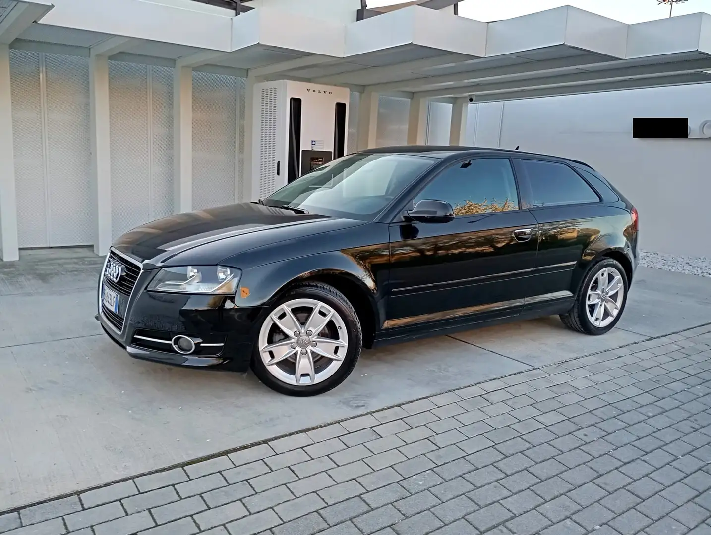 Audi A3 A3 1.6 tdi Ambition guidabile da neopatentati Nero - 1
