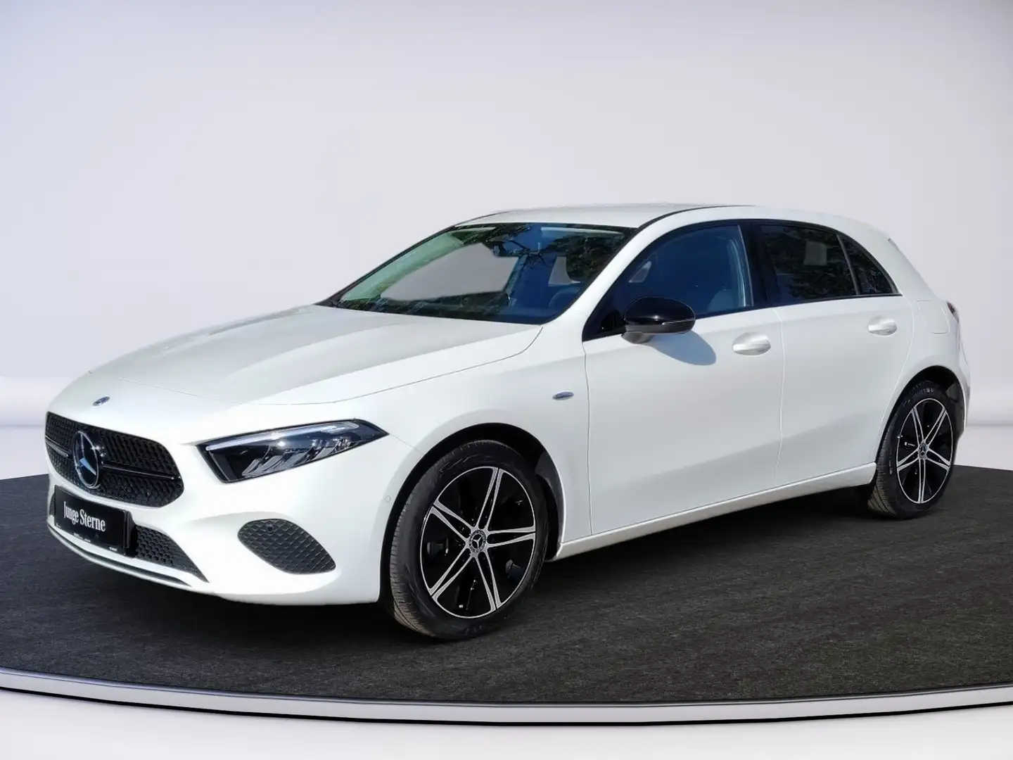 Mercedes-Benz A 250 e Progressive-Night Line Weiß - 2