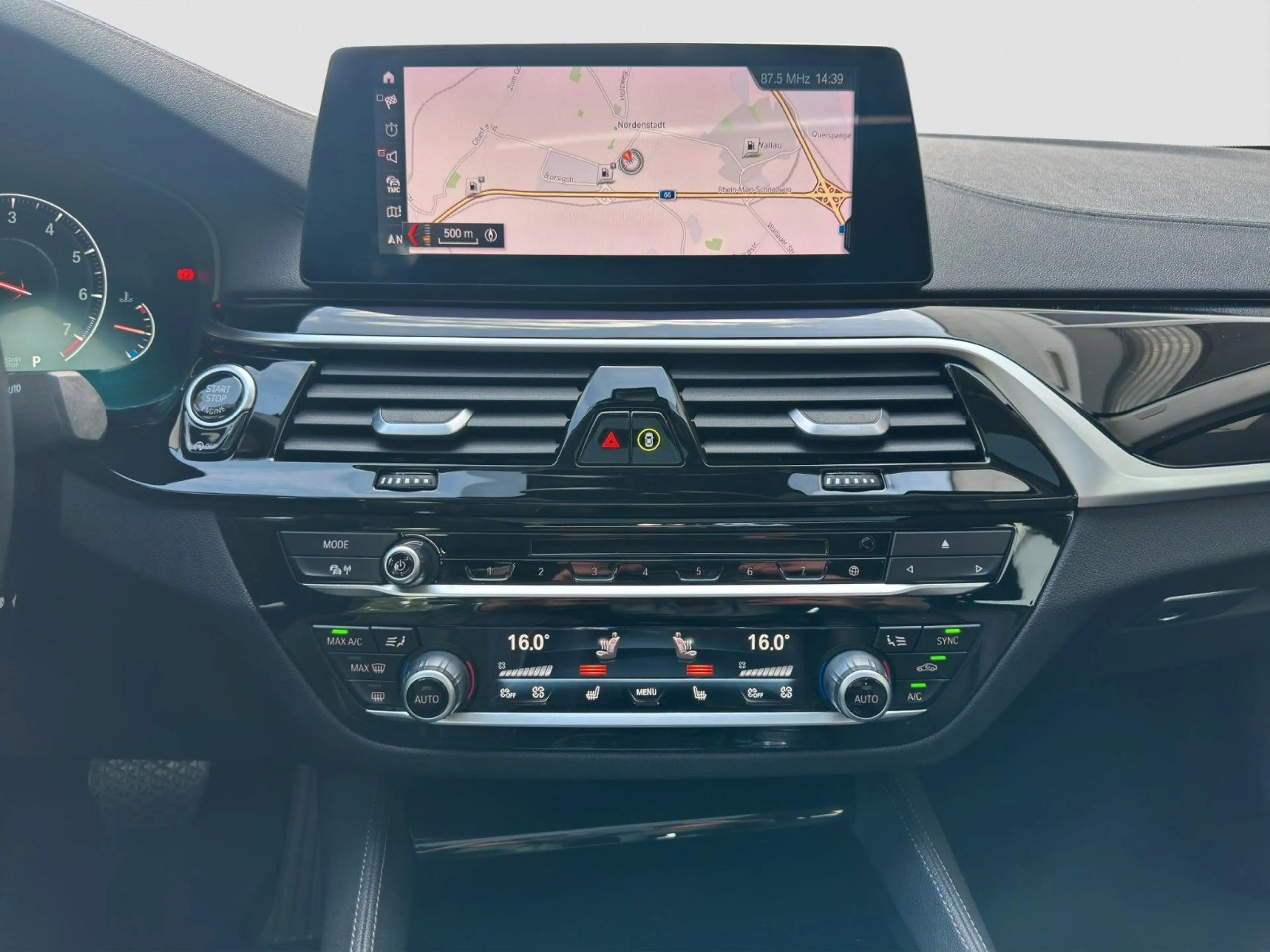 BMW 540 i xDr Luxury AD.LED ACC GLASD HUD KAMERA AHK — photo 14