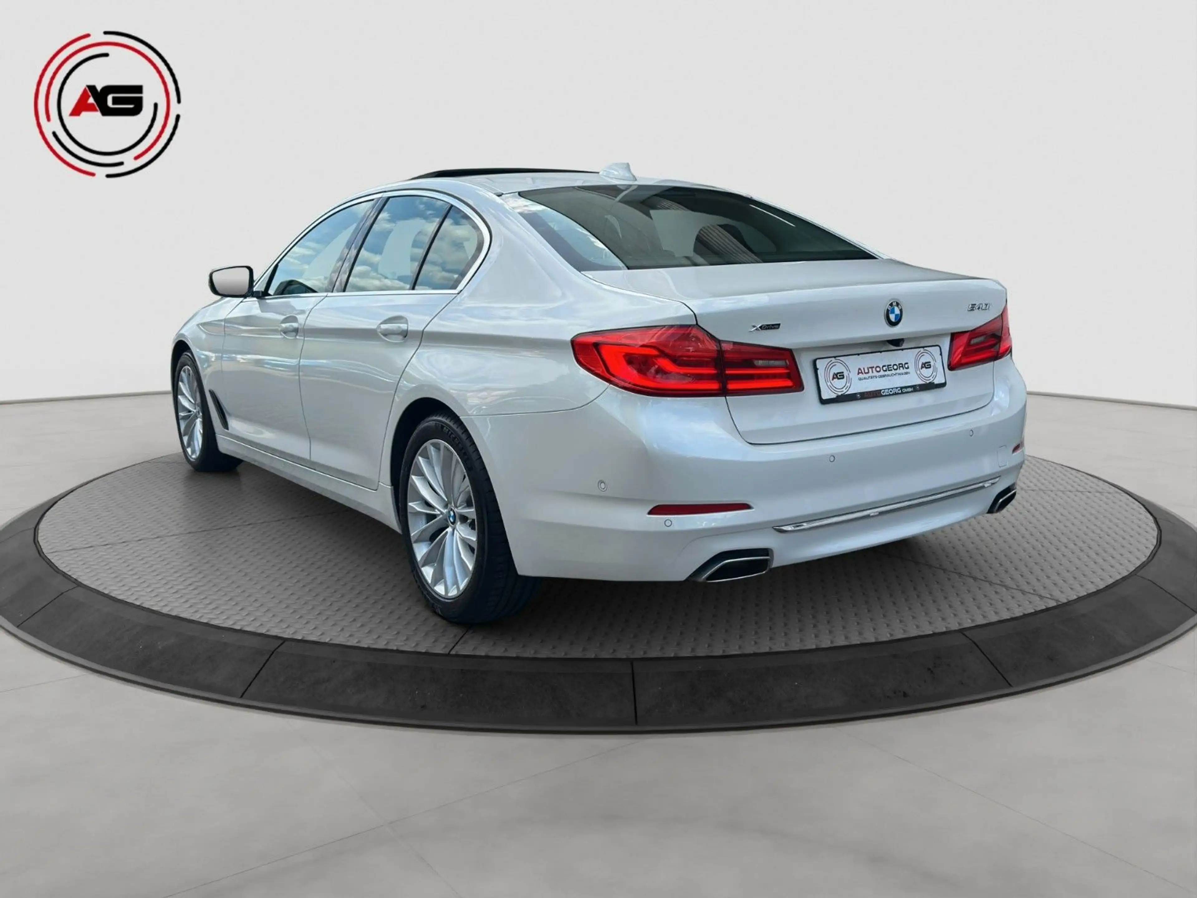 BMW 540 i xDr Luxury AD.LED ACC GLASD HUD KAMERA AHK — photo 4