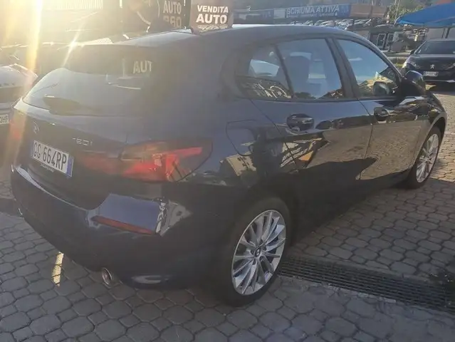 BMW 1 Series view 6