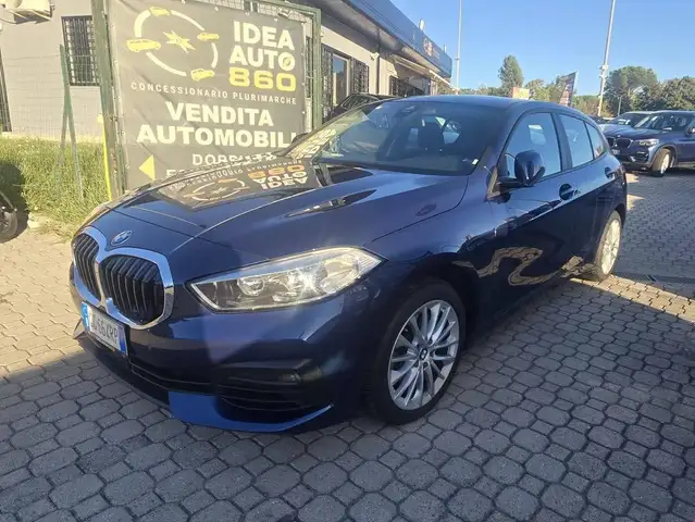 BMW 1 Series view 3