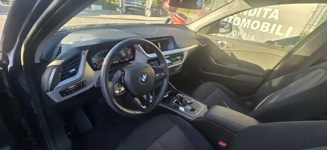 BMW 1 Series view 8