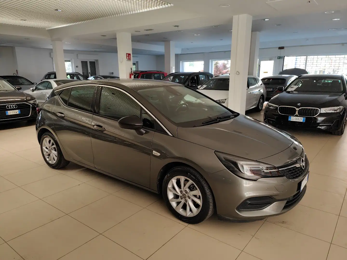 Opel Astra 1.5 CDTI 122cv auto 5p Bus. Elegance Navi Fari LED Grigio - 2