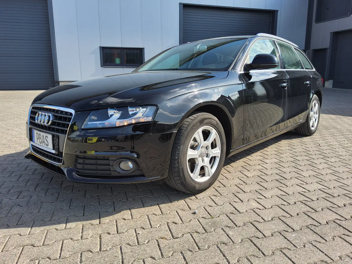 Audi A4 Attraction Noir - 1