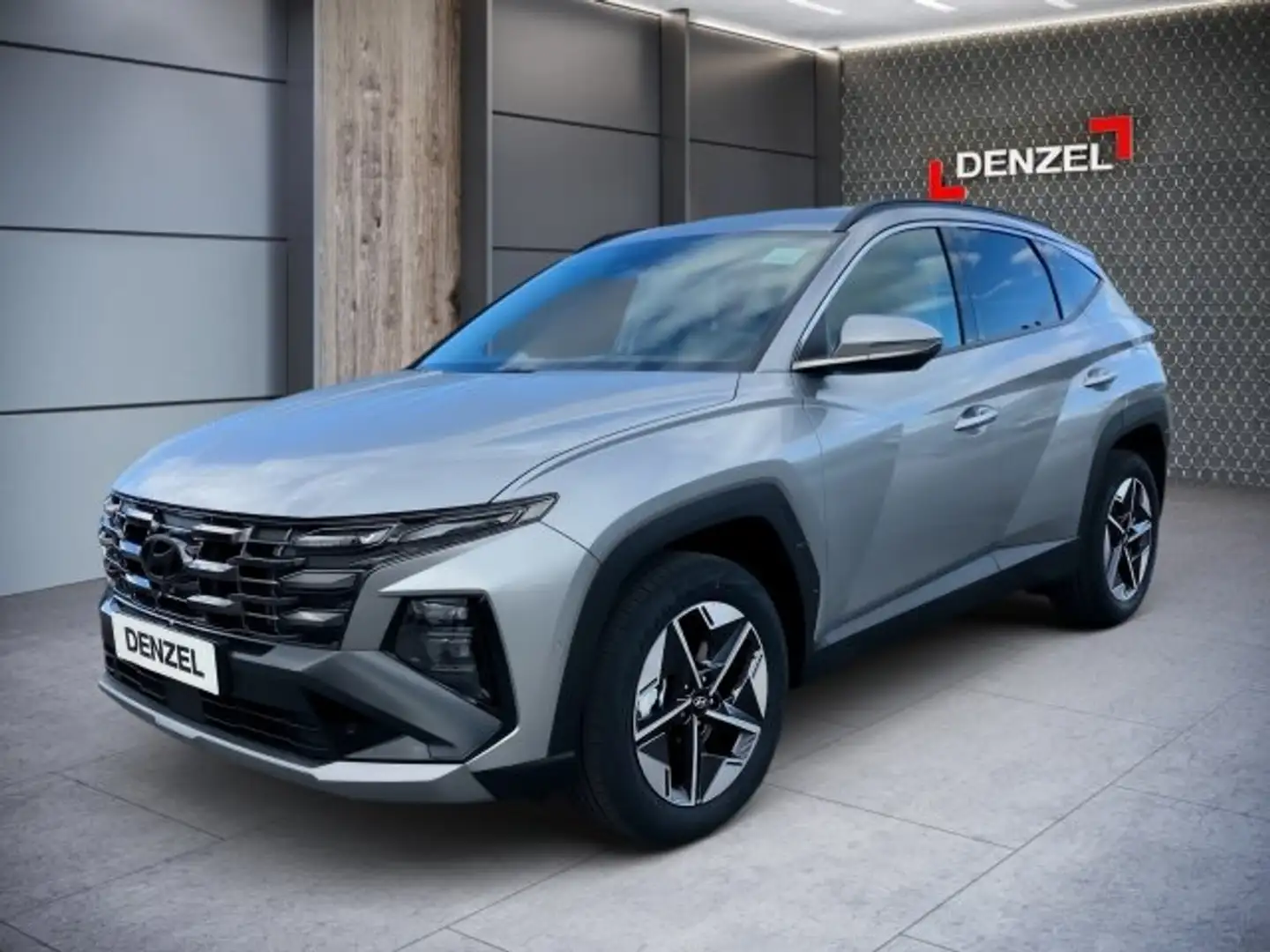 Hyundai TUCSON NX4 GO Plus 1,6 T-GDi 2WD 48V Plateado - 1