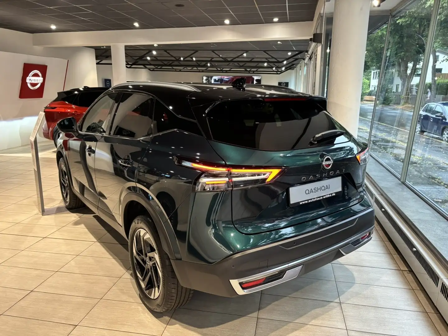 Nissan Qashqai N-Connecta 140 PS MT 4x2 1.3 DIG-T MHEV Schwarz - 2