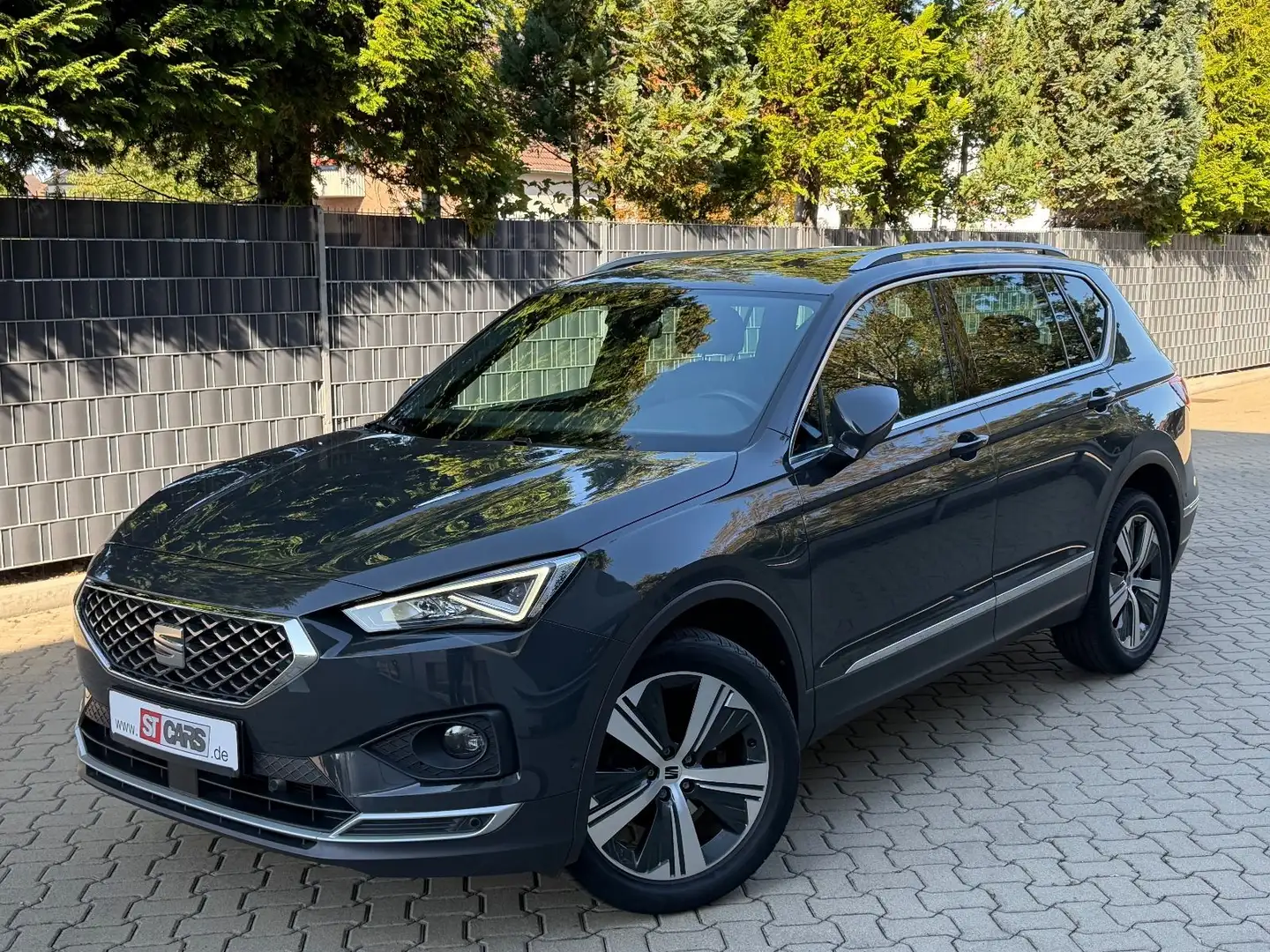 SEAT Tarraco Xcellence 1.5 TSI DSG NAVI ACC LED CAM Grau - 1
