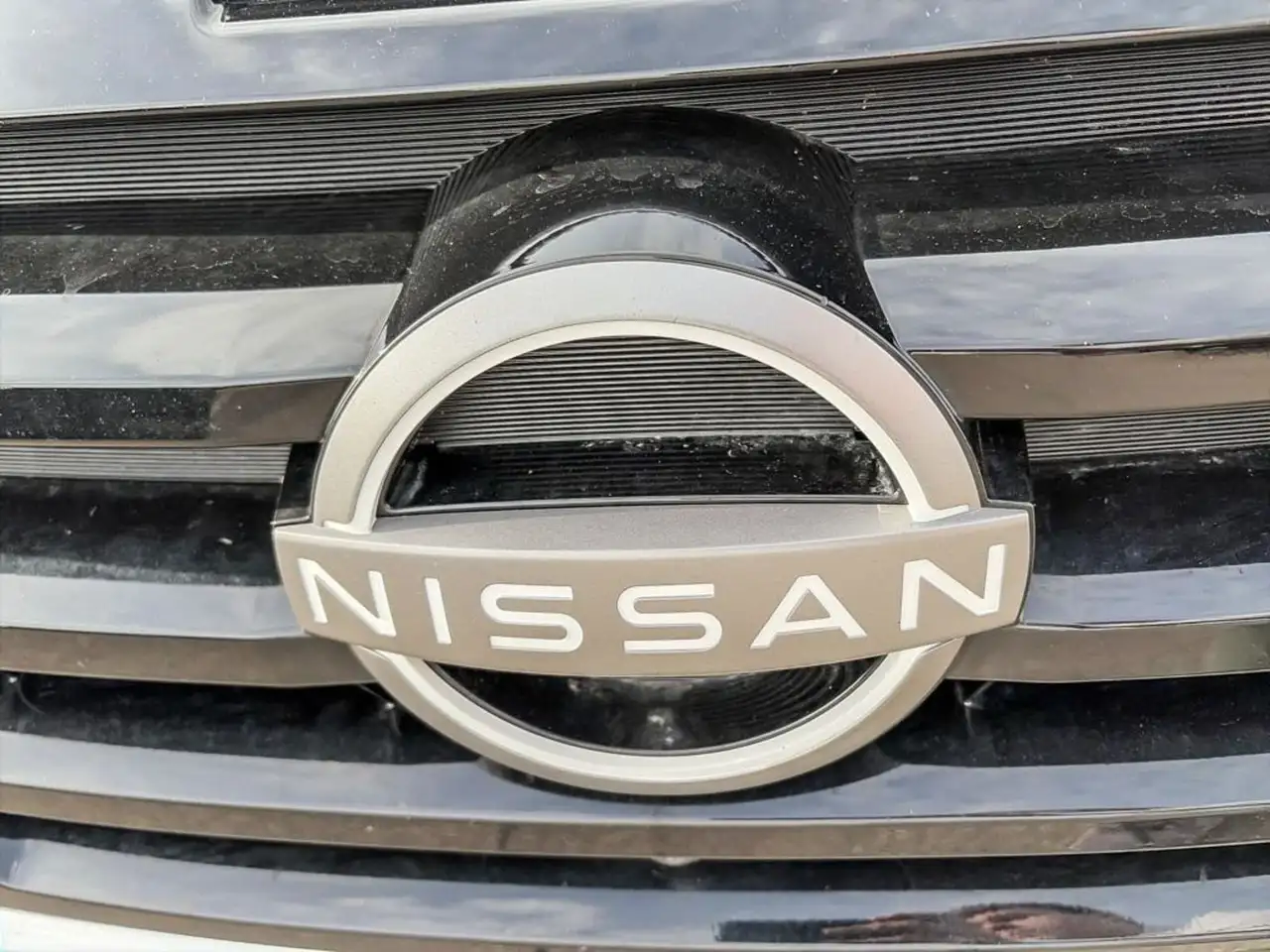 Nissan Pathfinder снимка Nissan Pathfinder