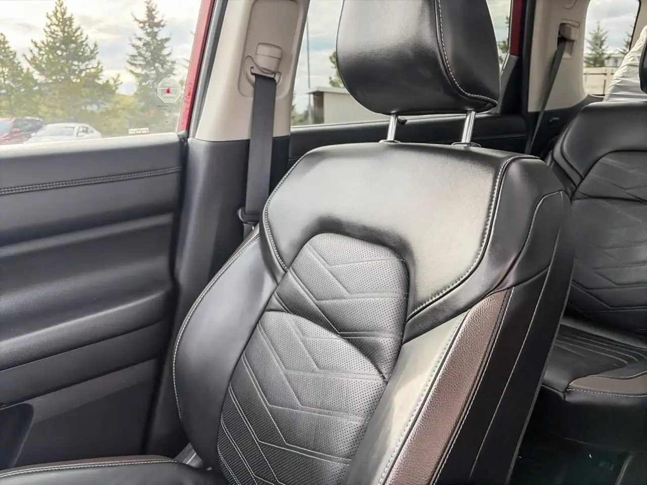 Nissan Pathfinder снимка Nissan Pathfinder