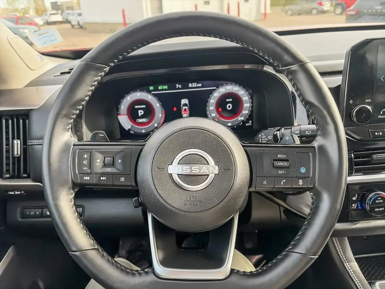Nissan Pathfinder снимка Nissan Pathfinder