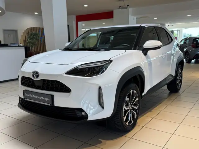 Toyota Yaris Cross Hybrid FWD Team Deutschland CarPlay & Android Auto