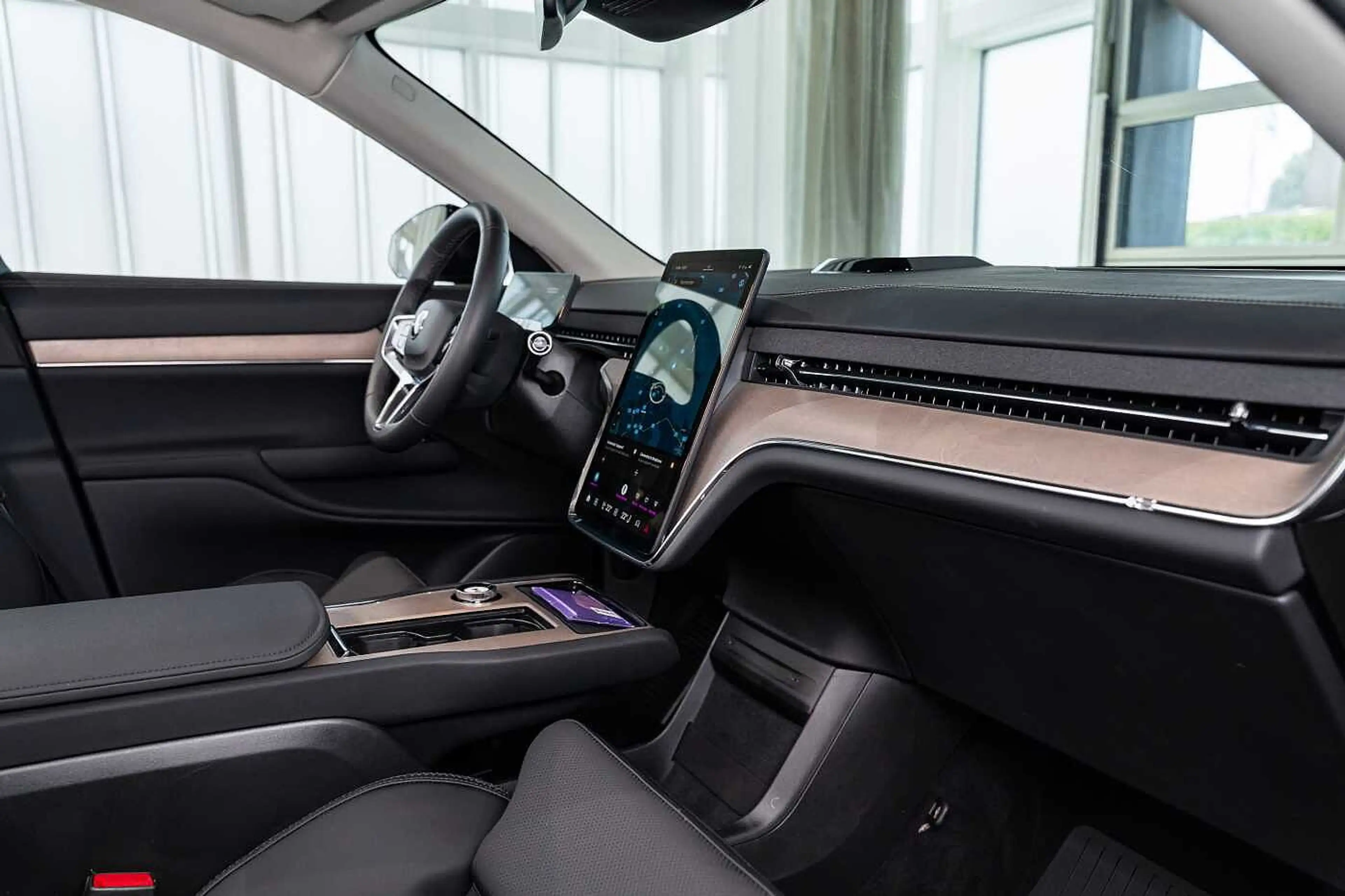 Volvo EX90 Plus Twin Motor 7 places — photo 4