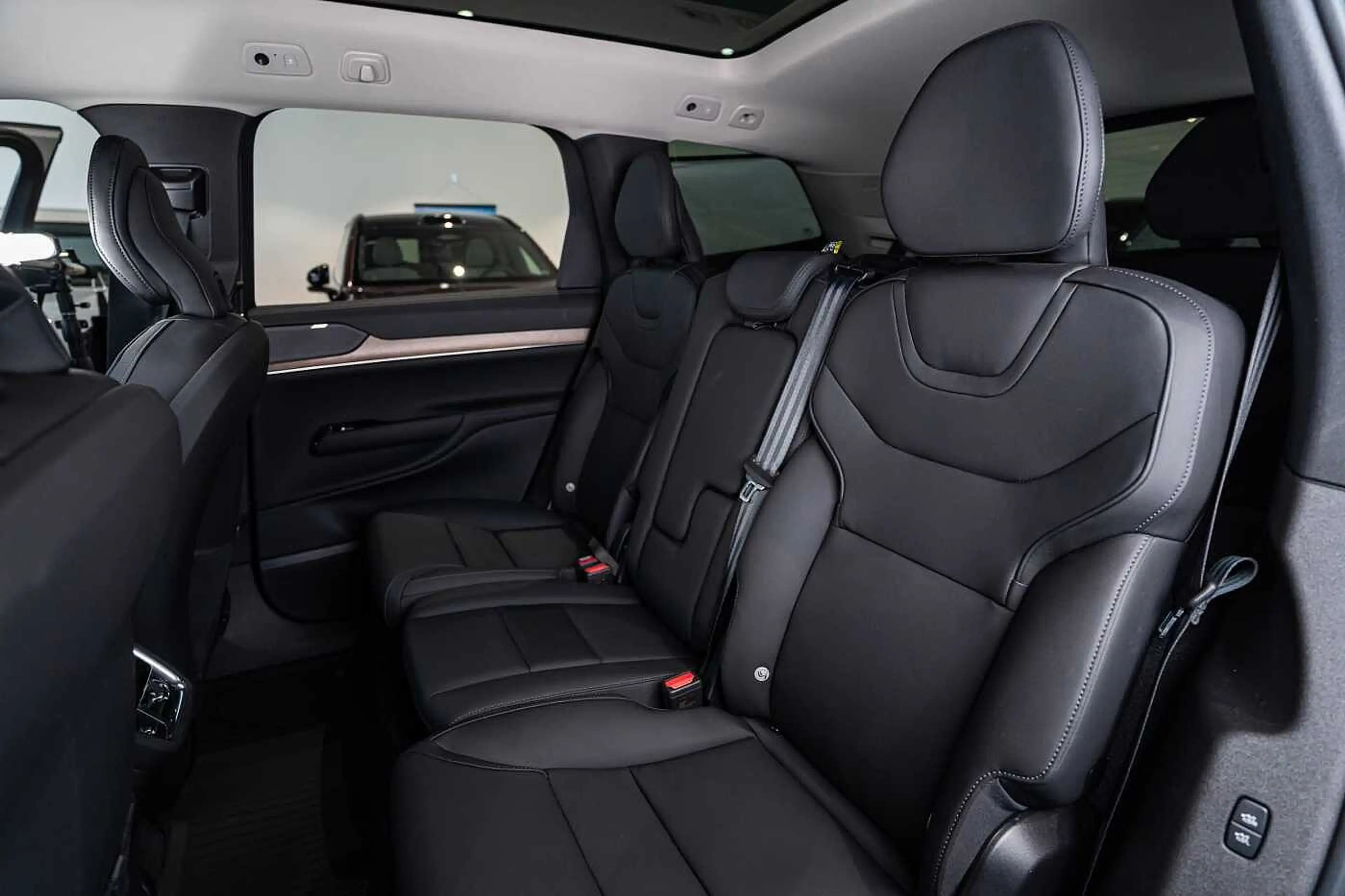 Volvo EX90 Plus Twin Motor 7 places — photo 5
