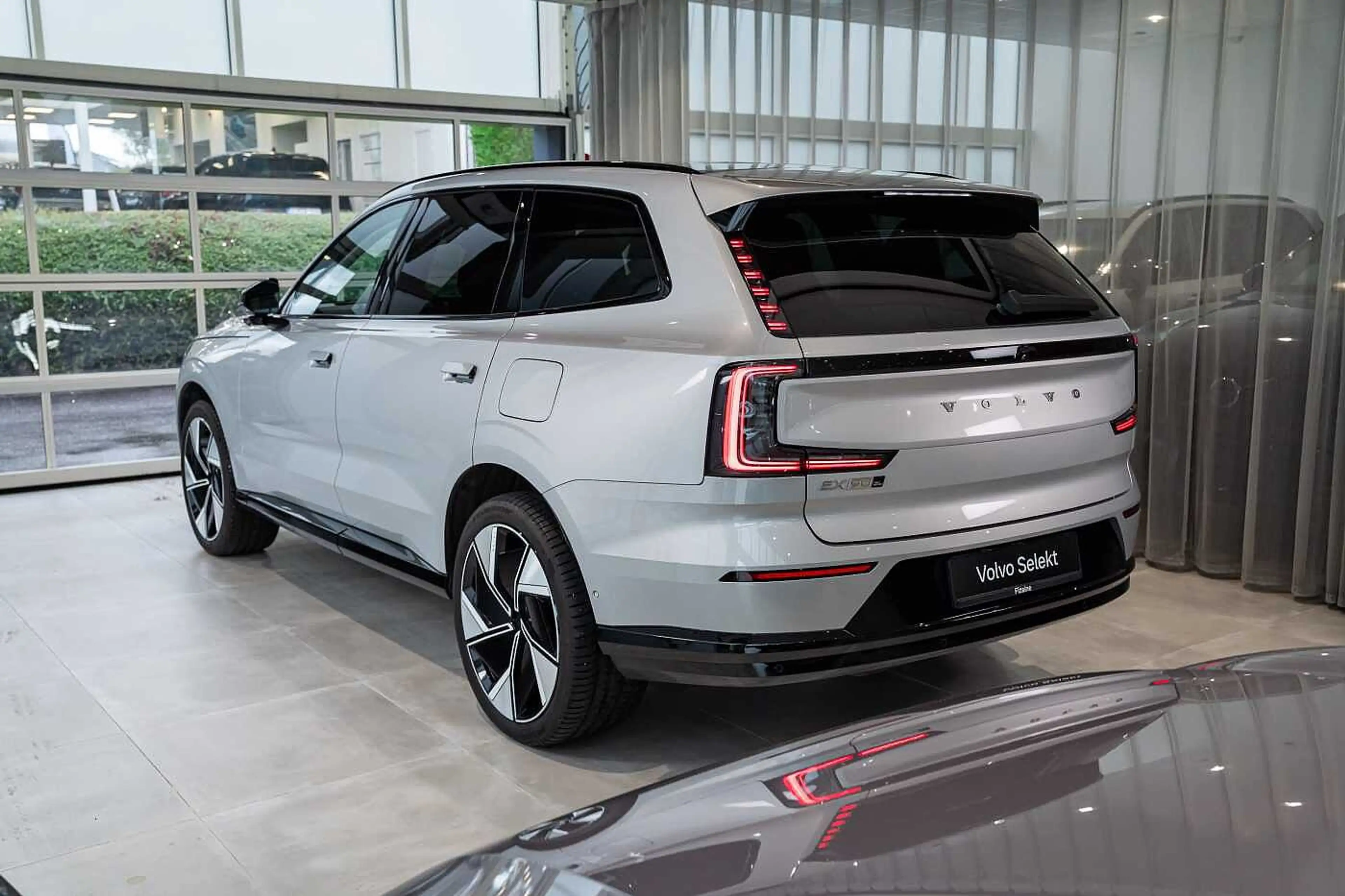 Volvo EX90 Plus Twin Motor 7 places — photo 2
