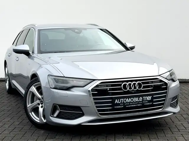 Audi A6 Avant view 3