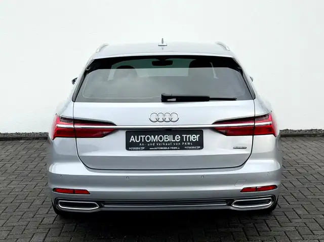 Audi A6 Avant view 6