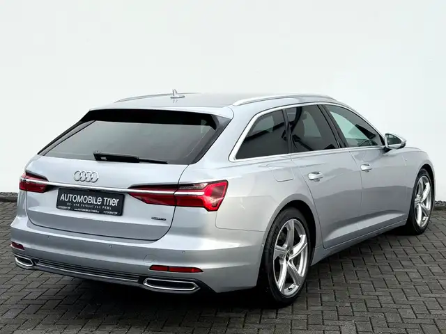 Audi A6 Avant view 5