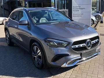 BENZINE, Keyless GO, Sfeerverlichting, Draadloos laden van smartphone, Carplay