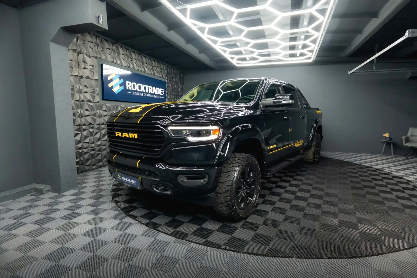 Dodge RAM 5.7 V8 HEMI 4x4 OFFROAD LONGBED AXLE LOCK Чёрный - 1
