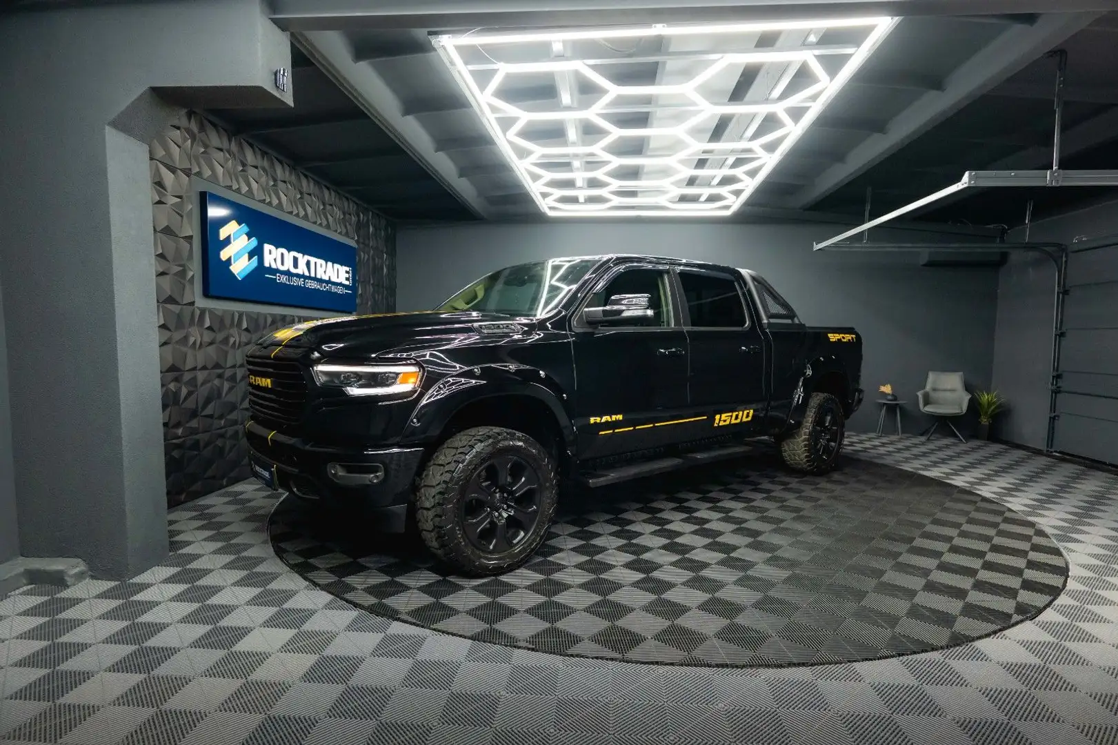Dodge RAM 5.7 V8 HEMI 4x4 OFFROAD LONGBED AXLE LOCK Чёрный - 2